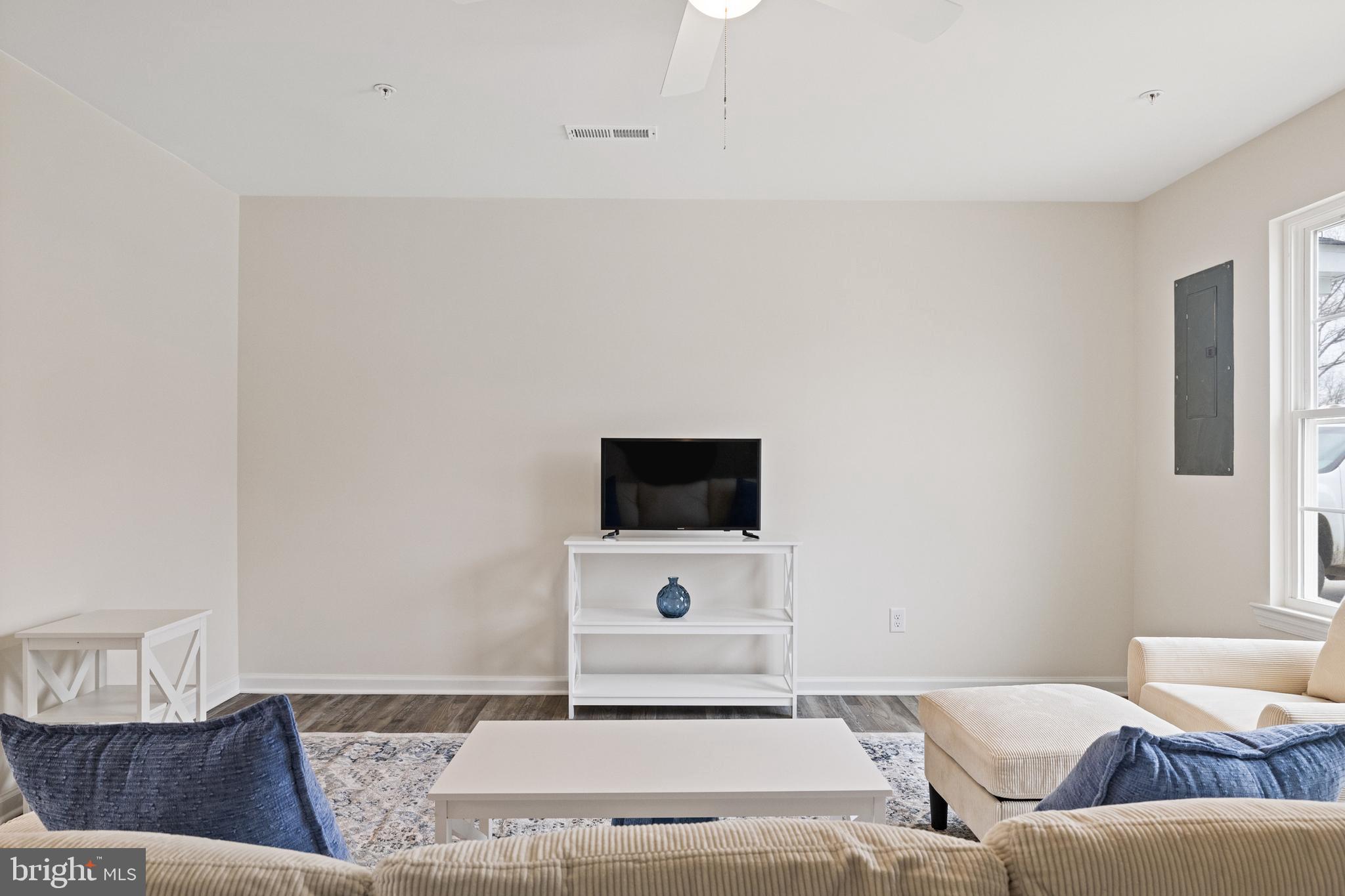 CHESTER ARMS - Residential