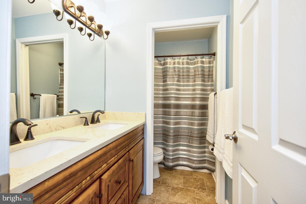 OAKS OF HARFORD - Residential