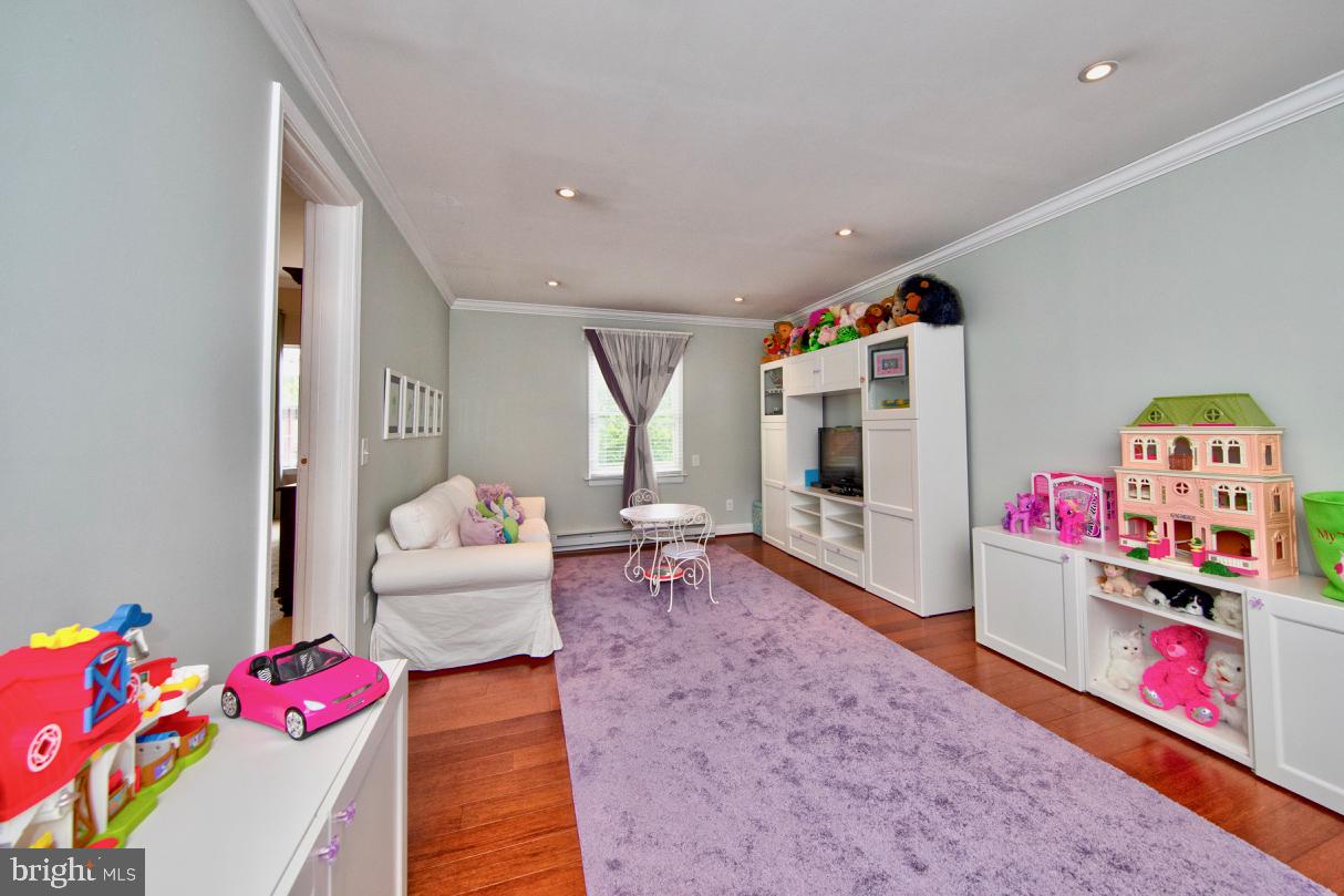 OAKS OF HARFORD - Residential