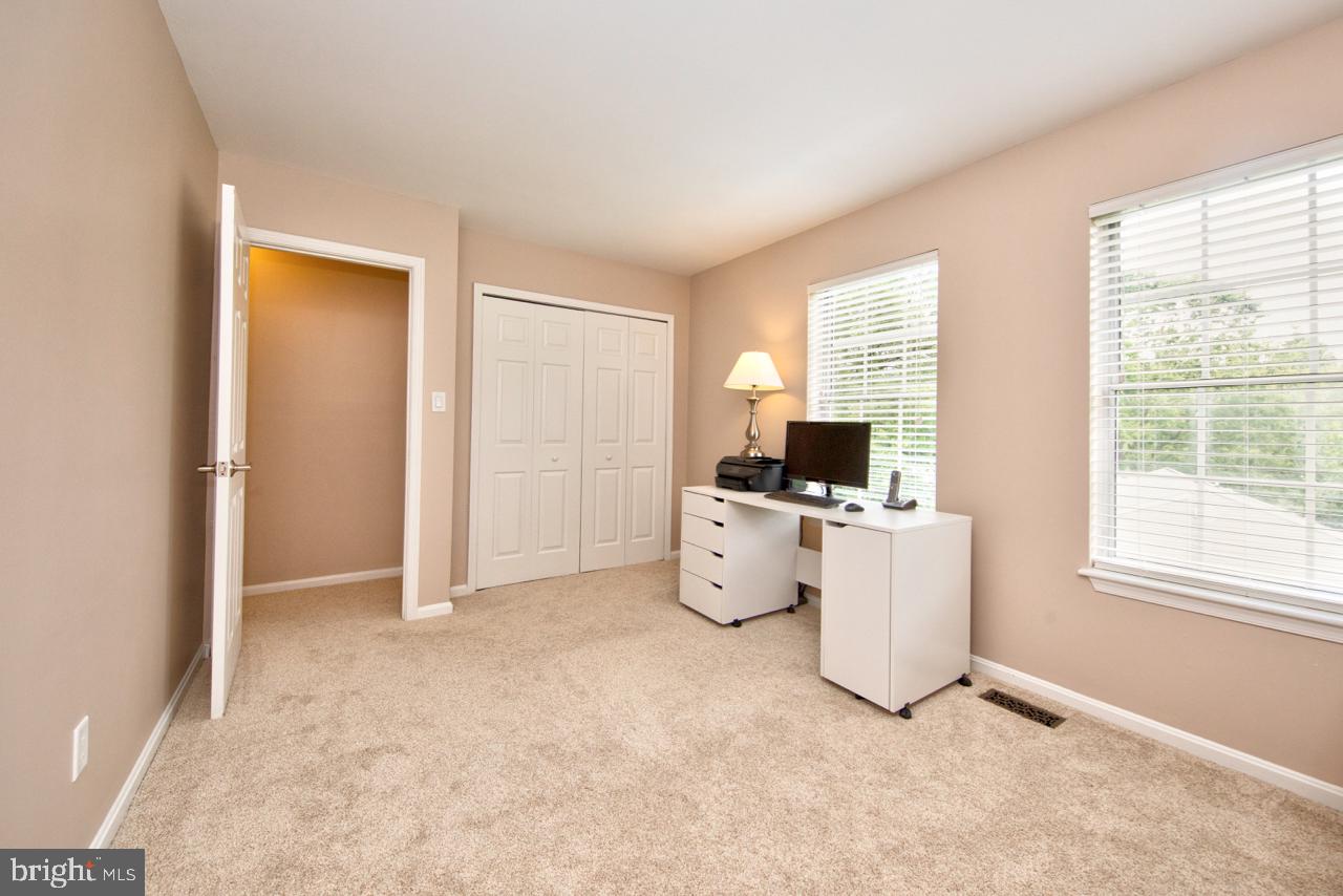 OAKS OF HARFORD - Residential