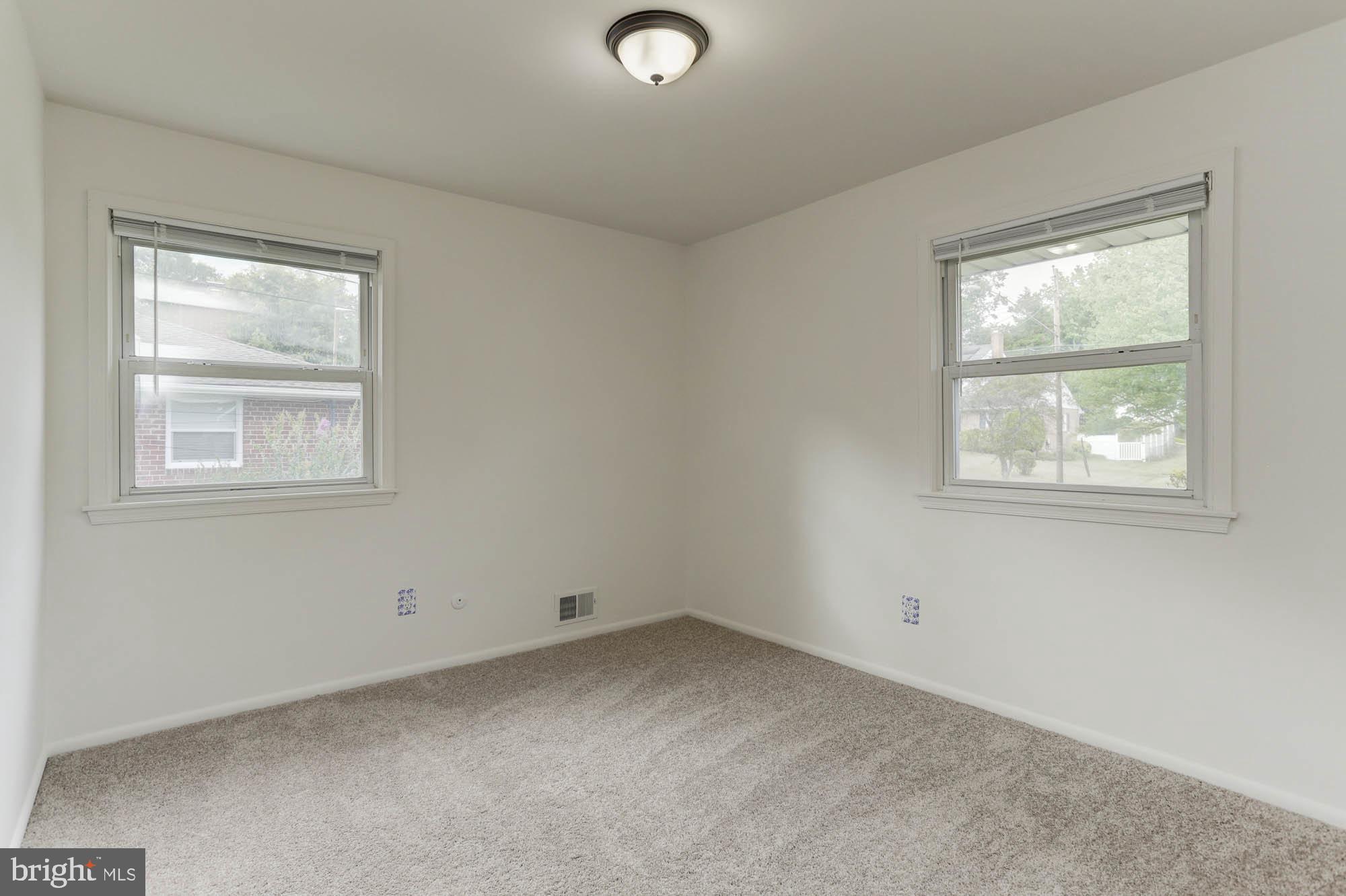 CALVERTON - Residential