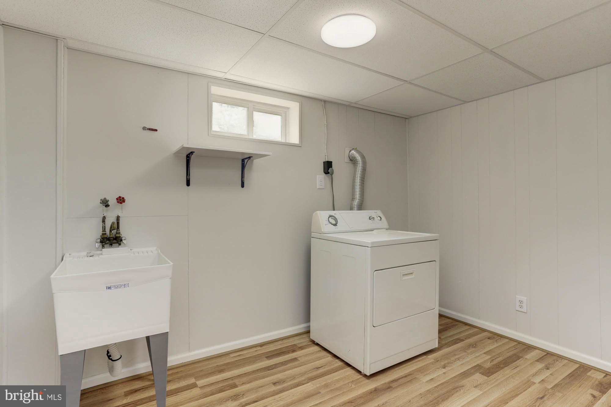 CALVERTON - Residential