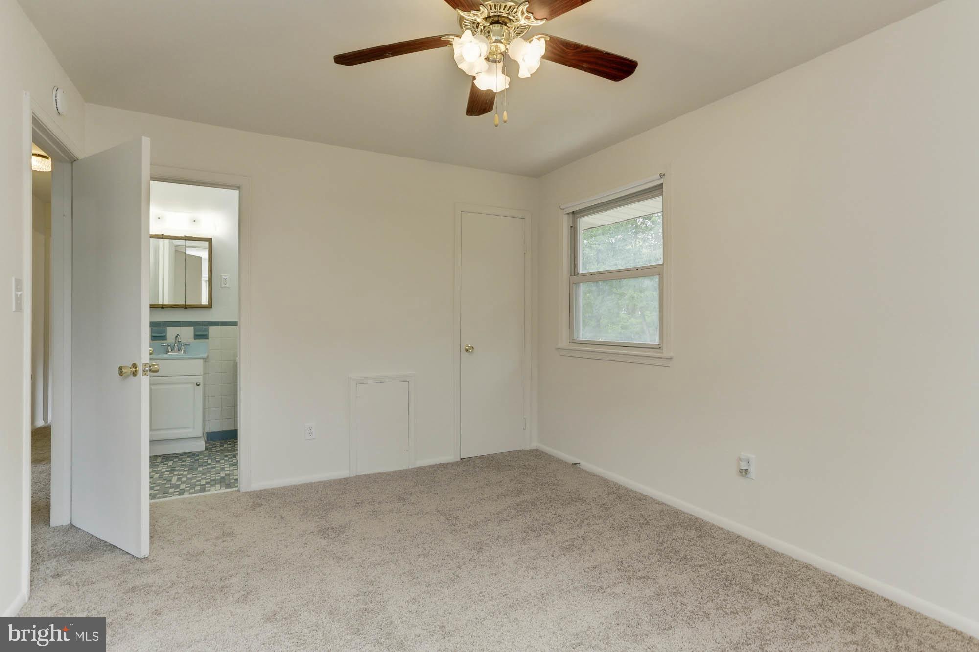 CALVERTON - Residential