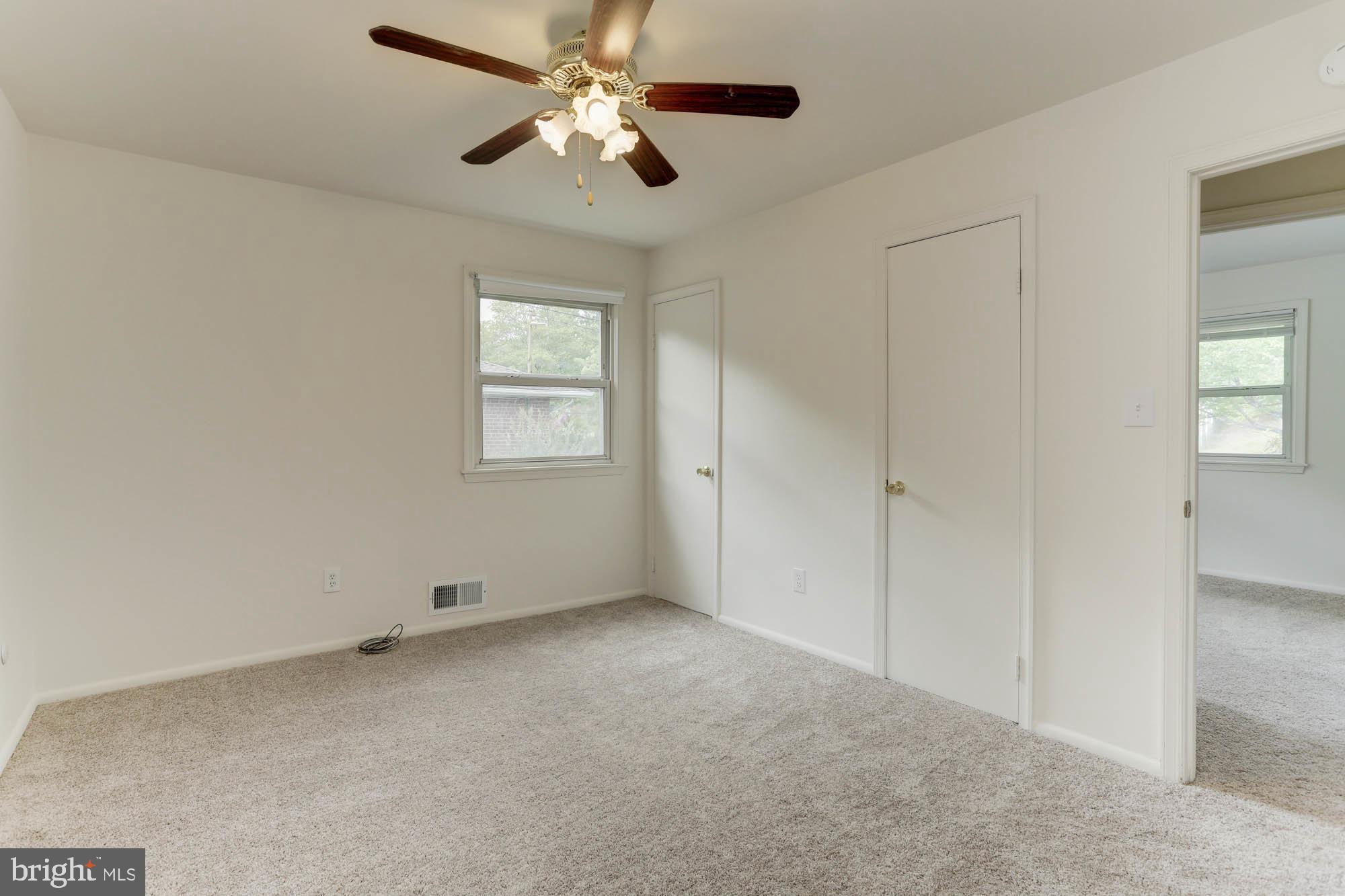 CALVERTON - Residential