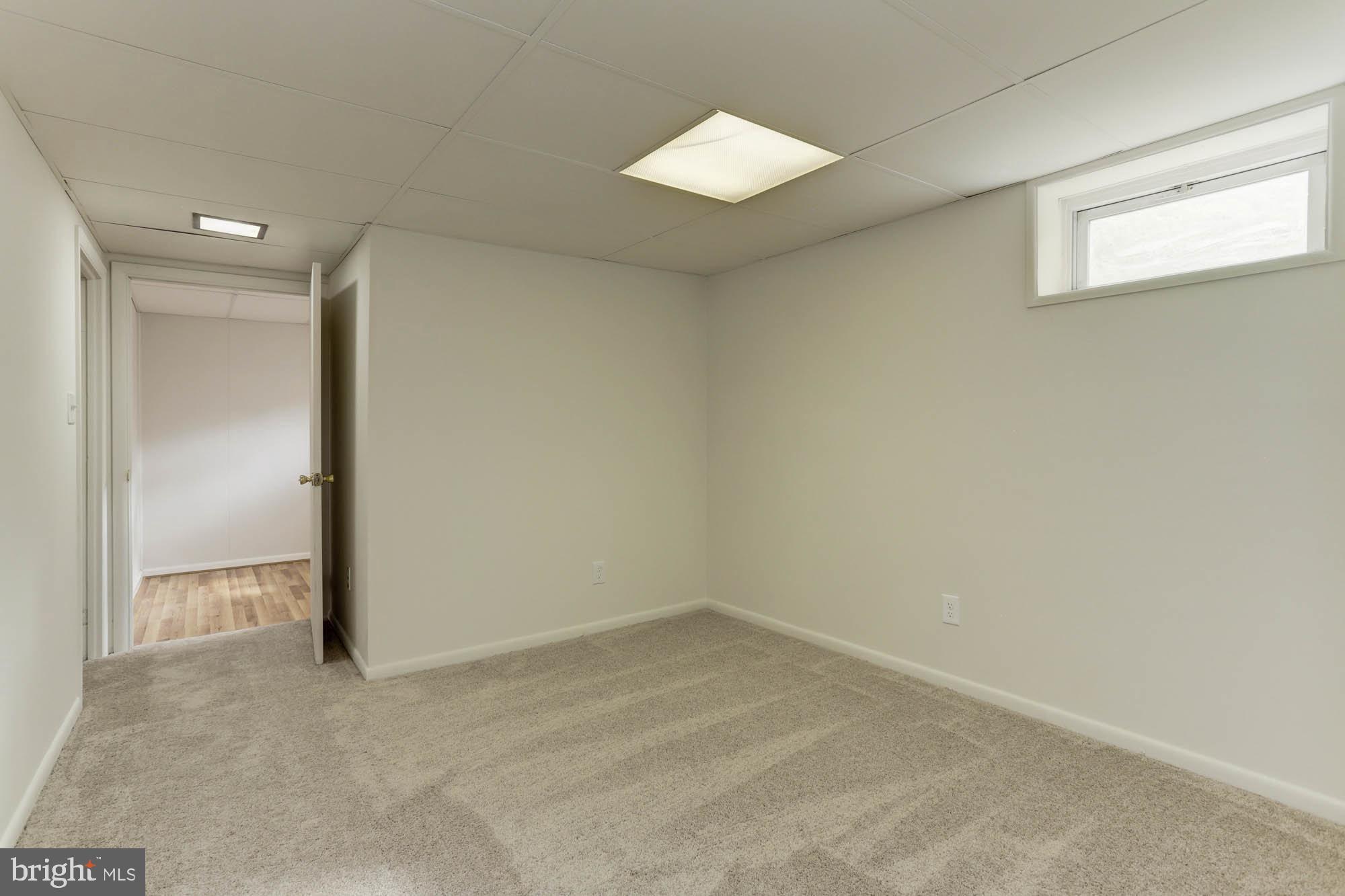 CALVERTON - Residential