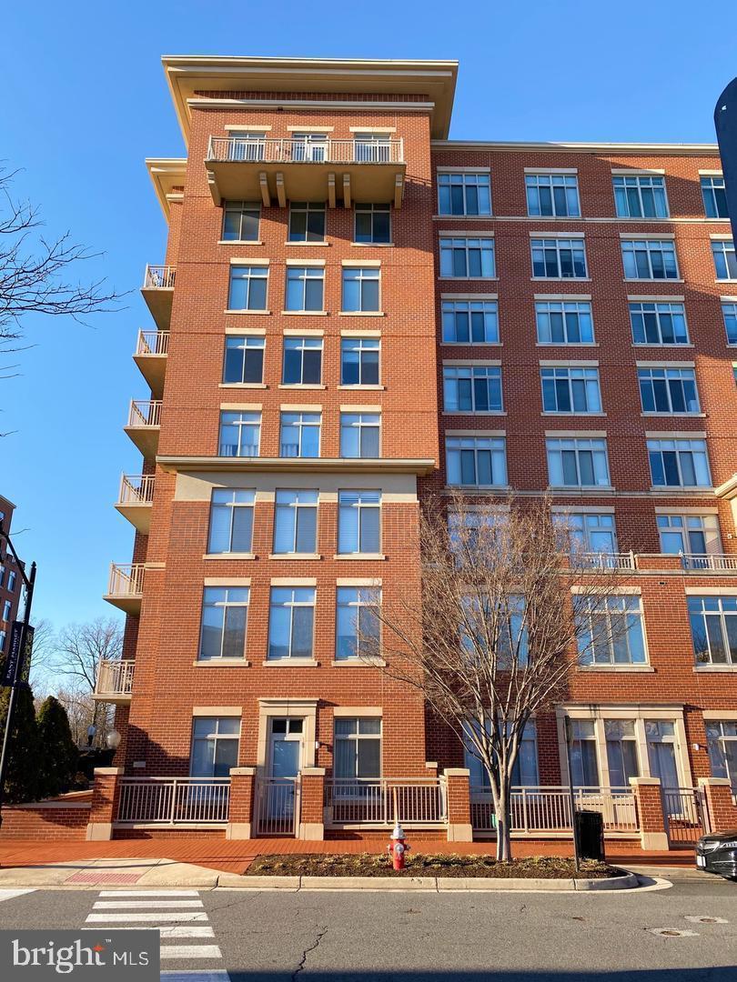 ELAN AT EAST MARKET - Residential Lease