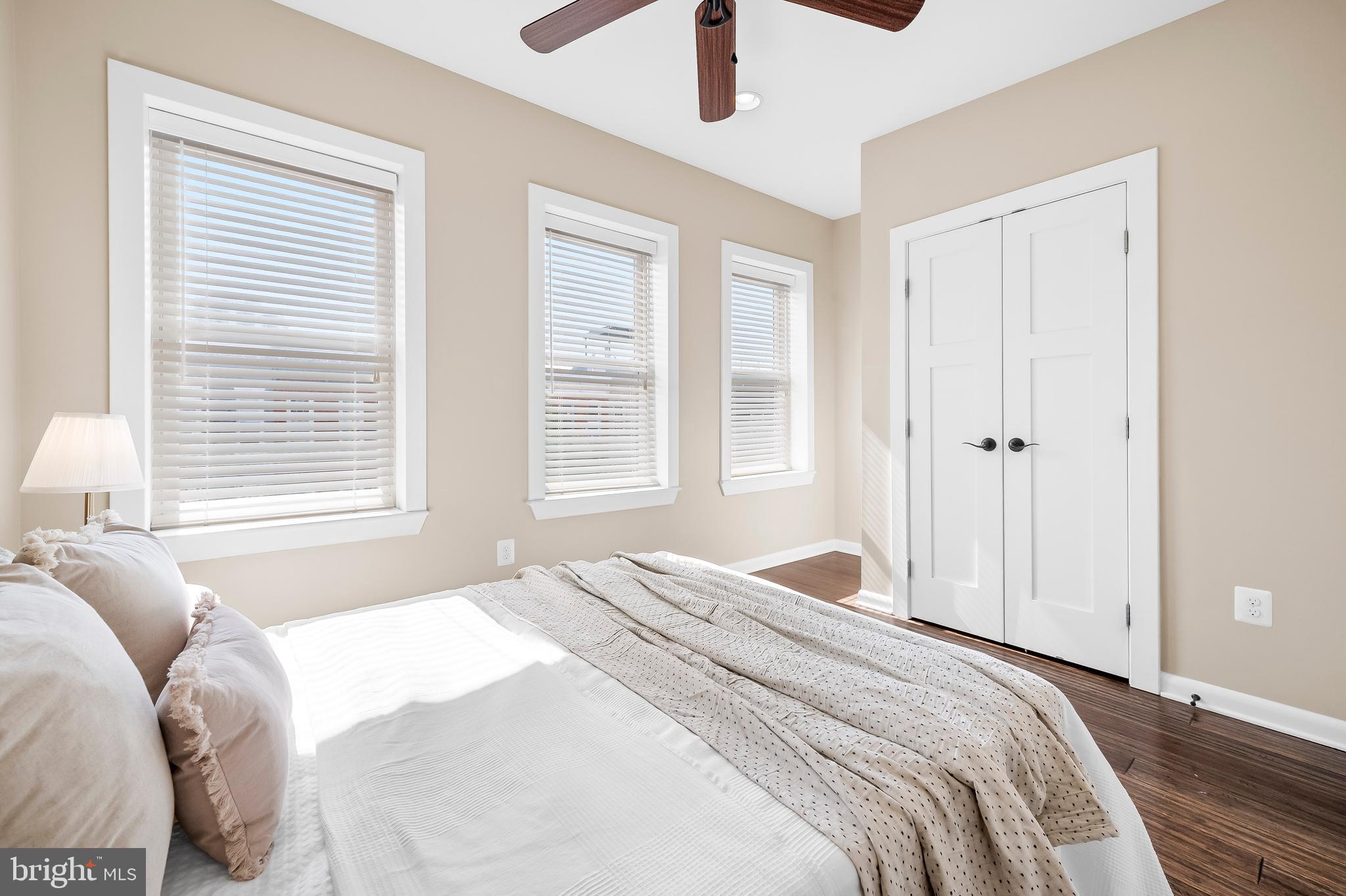 LOCUST POINT - Residential