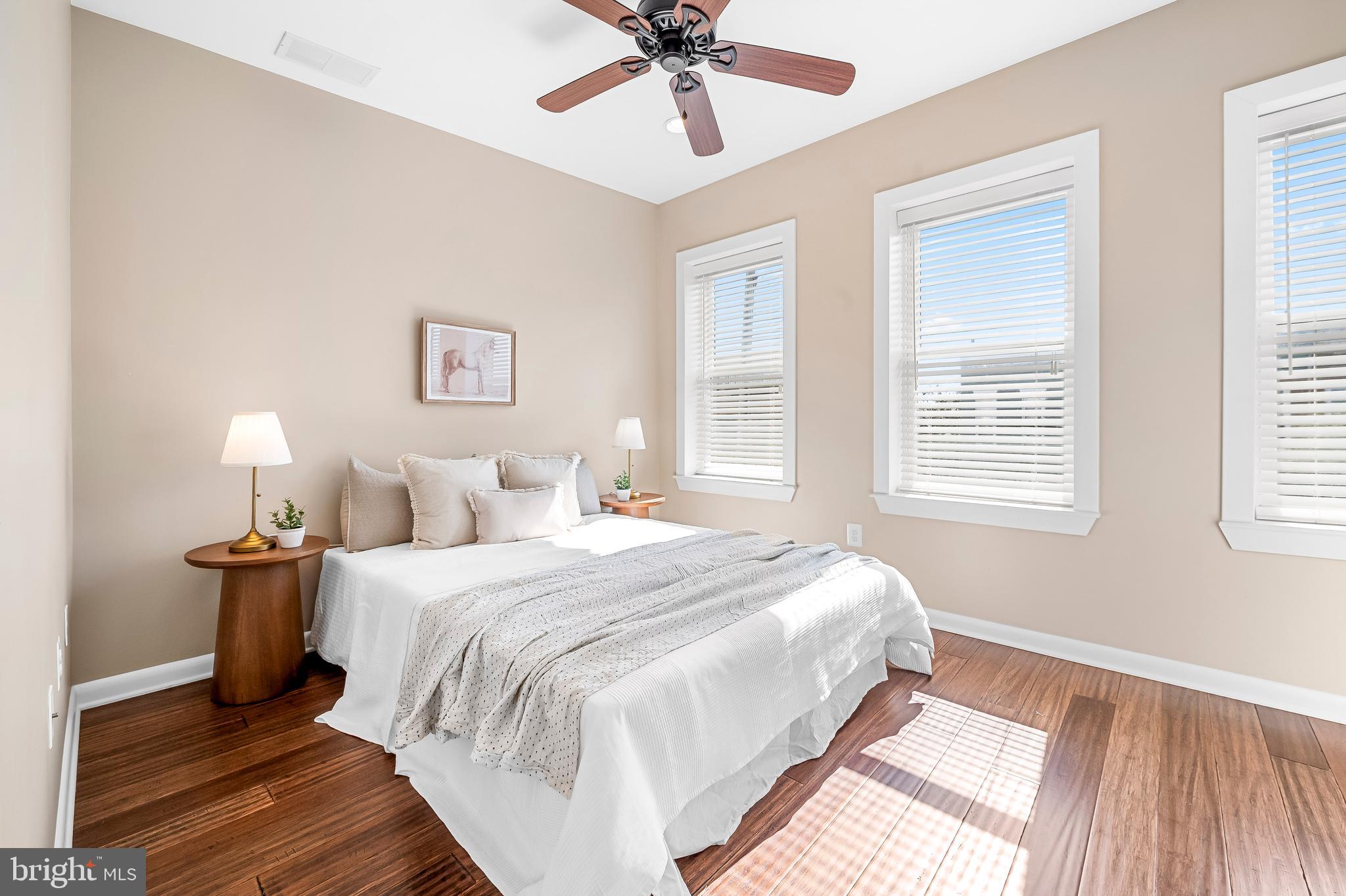 LOCUST POINT - Residential