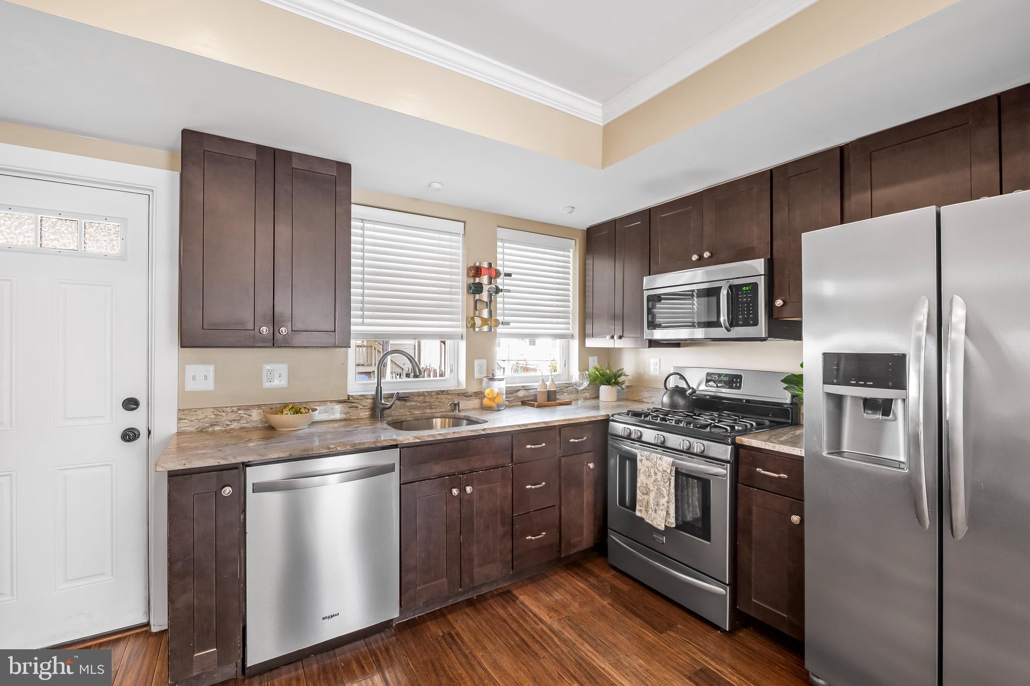 LOCUST POINT - Residential