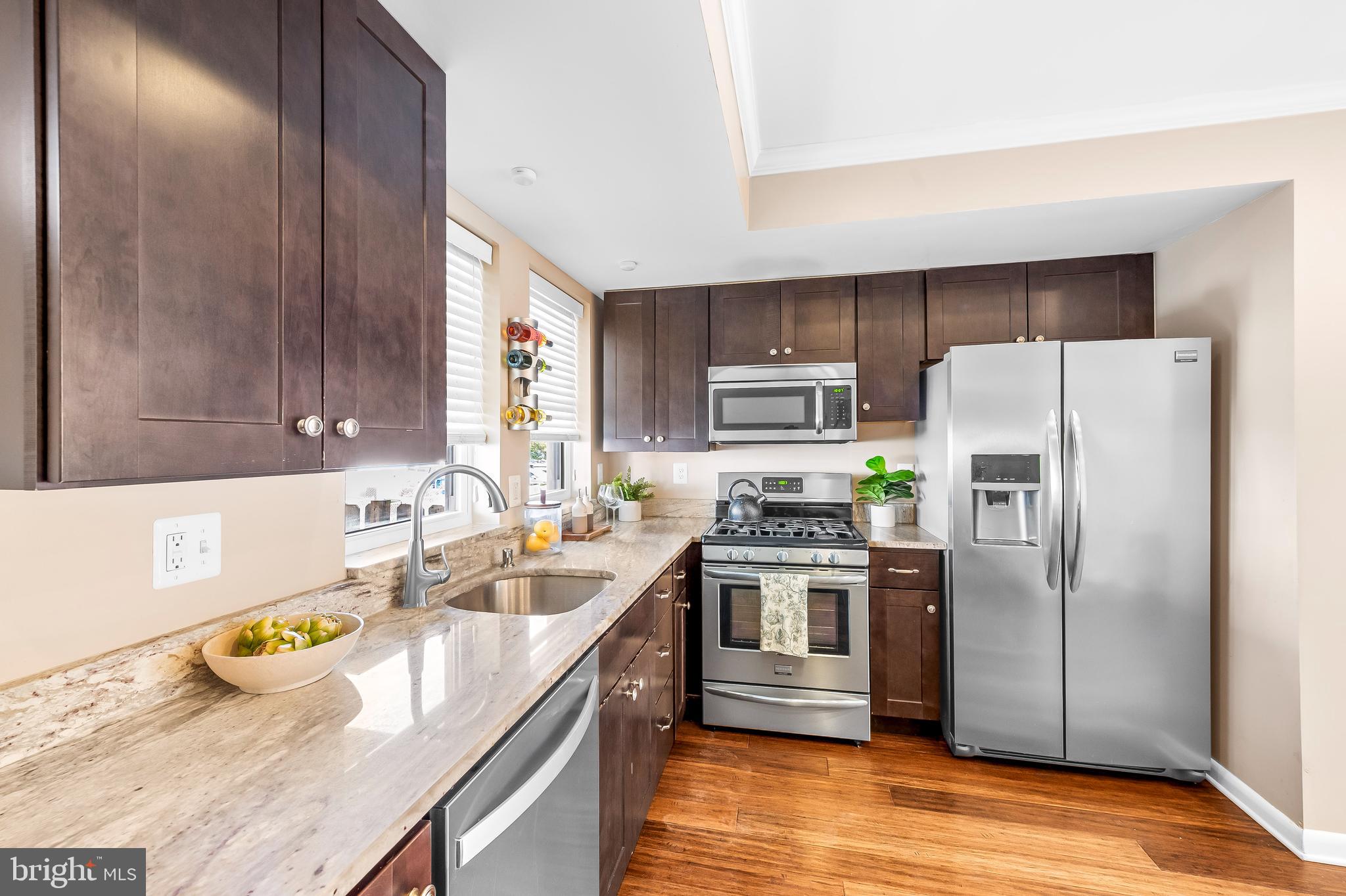 LOCUST POINT - Residential