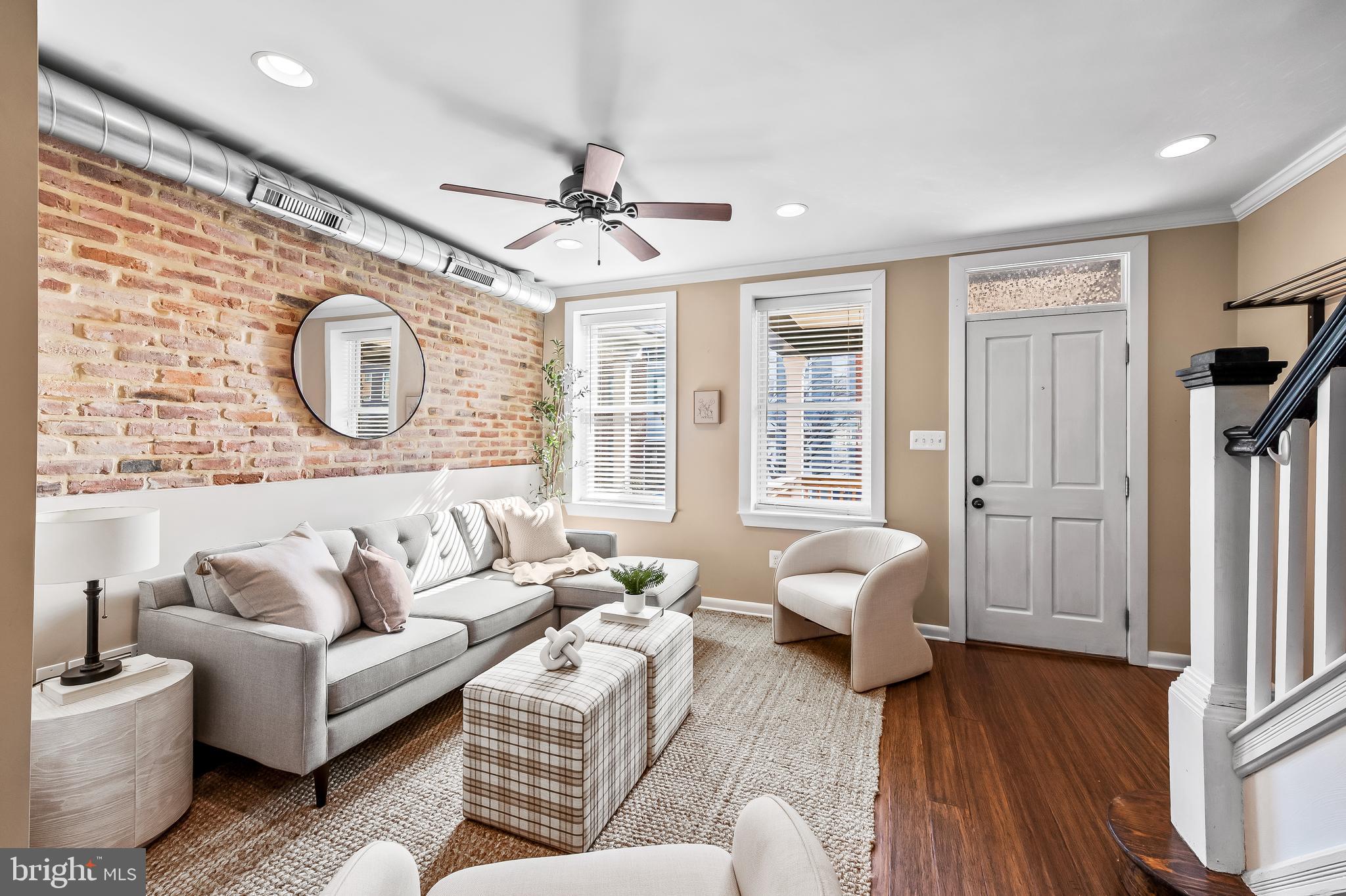 LOCUST POINT - Residential