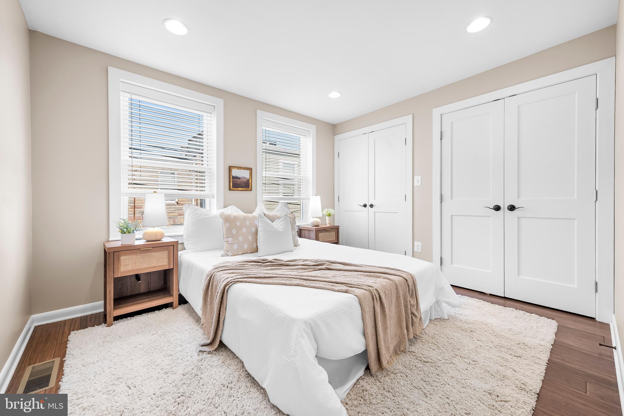 LOCUST POINT - Residential