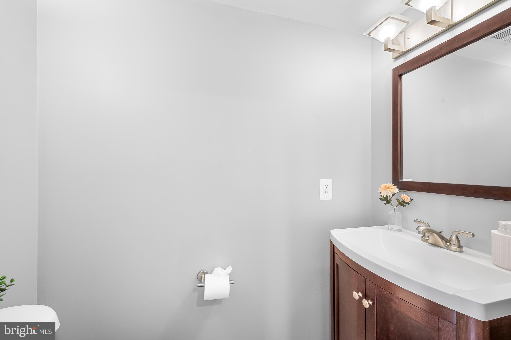 LOCUST POINT - Residential