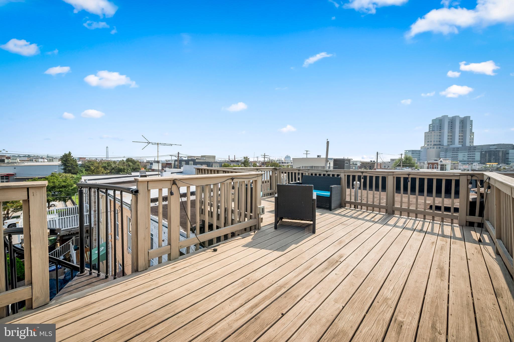 LOCUST POINT - Residential