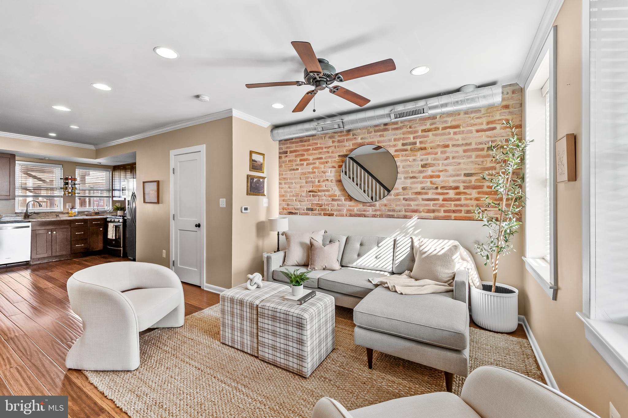 LOCUST POINT - Residential