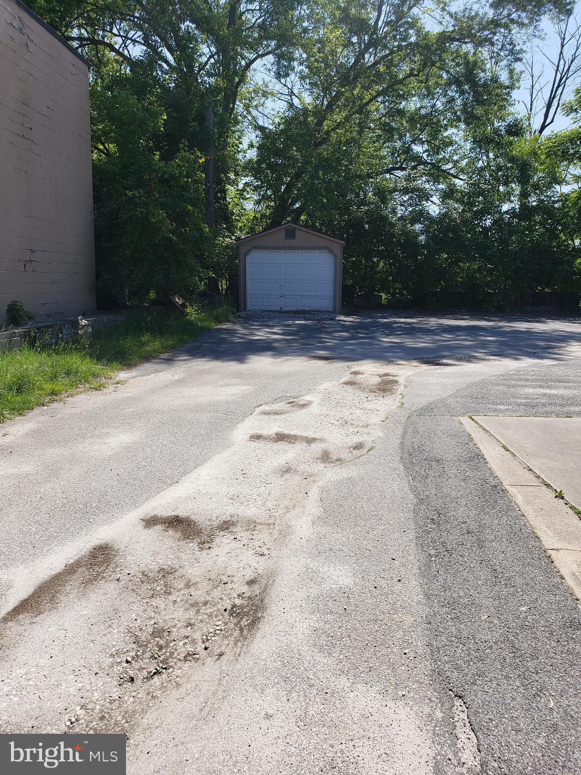 11004 YORK GARAGE