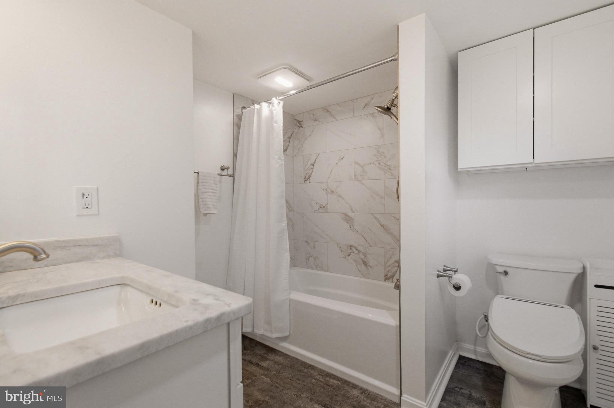 CARRS MANOR - Residential