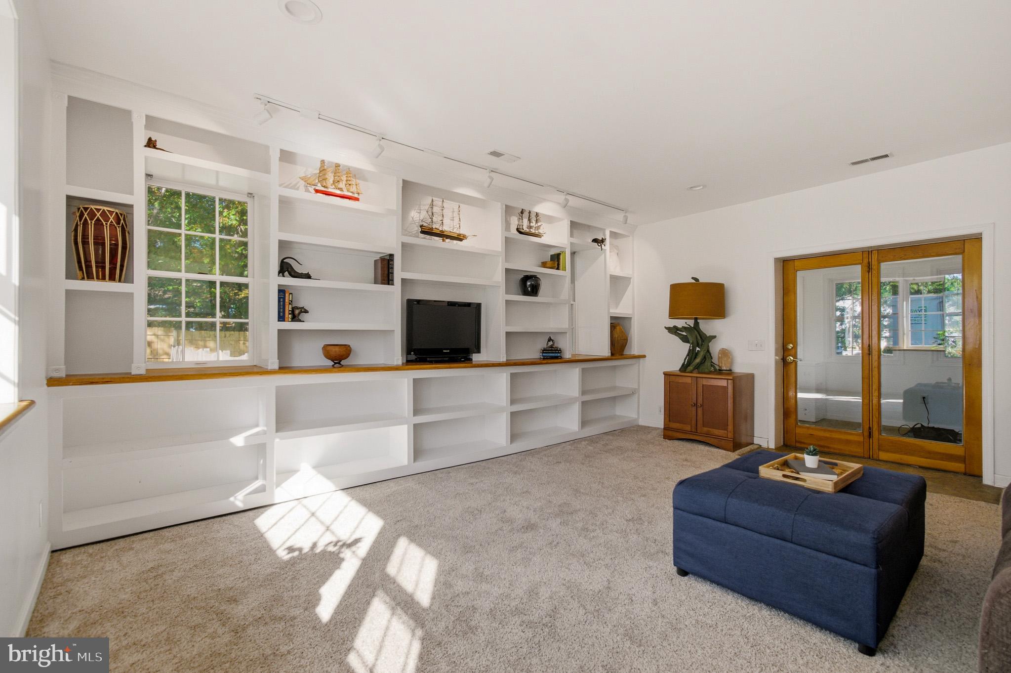CARRS MANOR - Residential