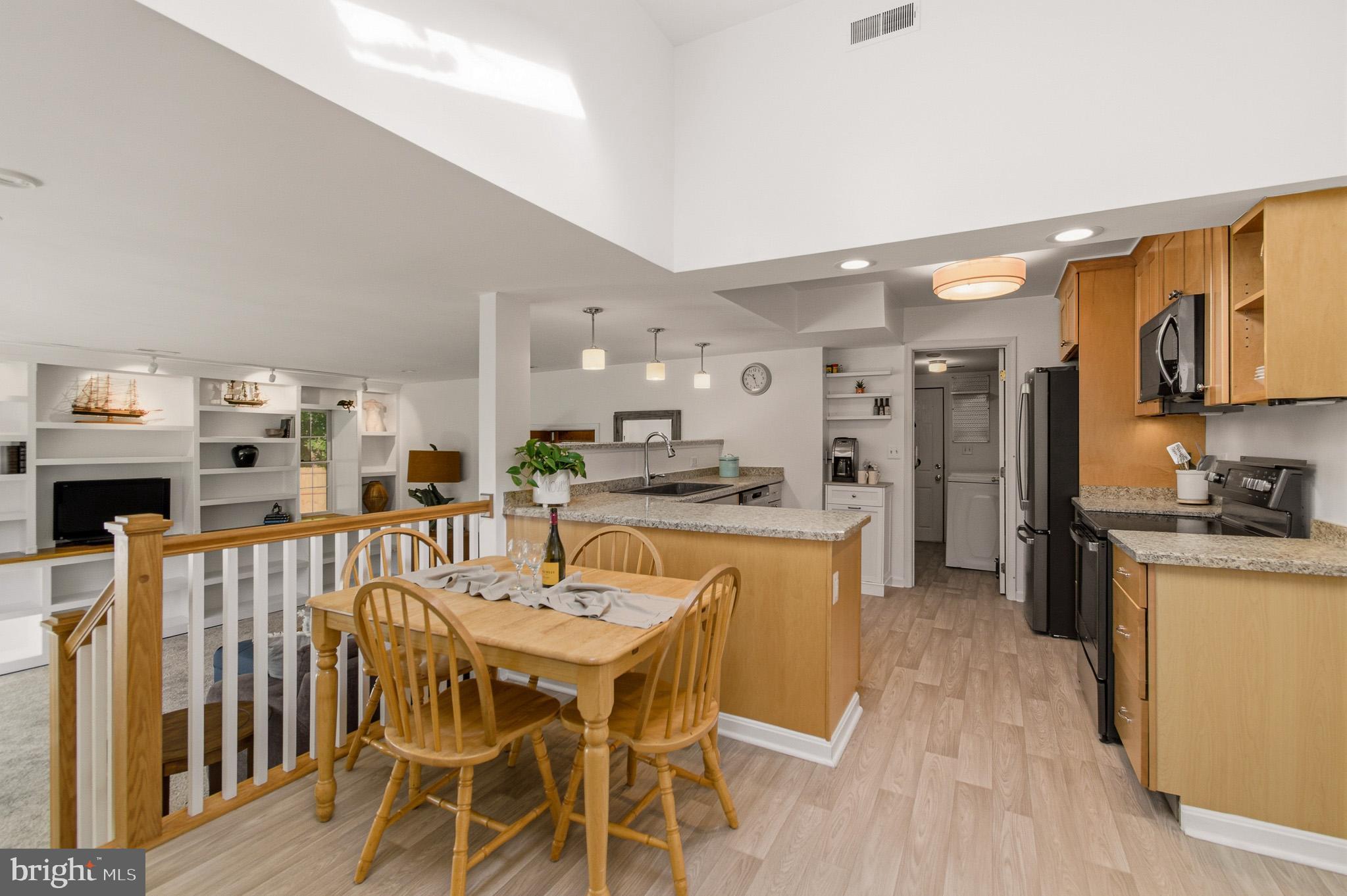 CARRS MANOR - Residential