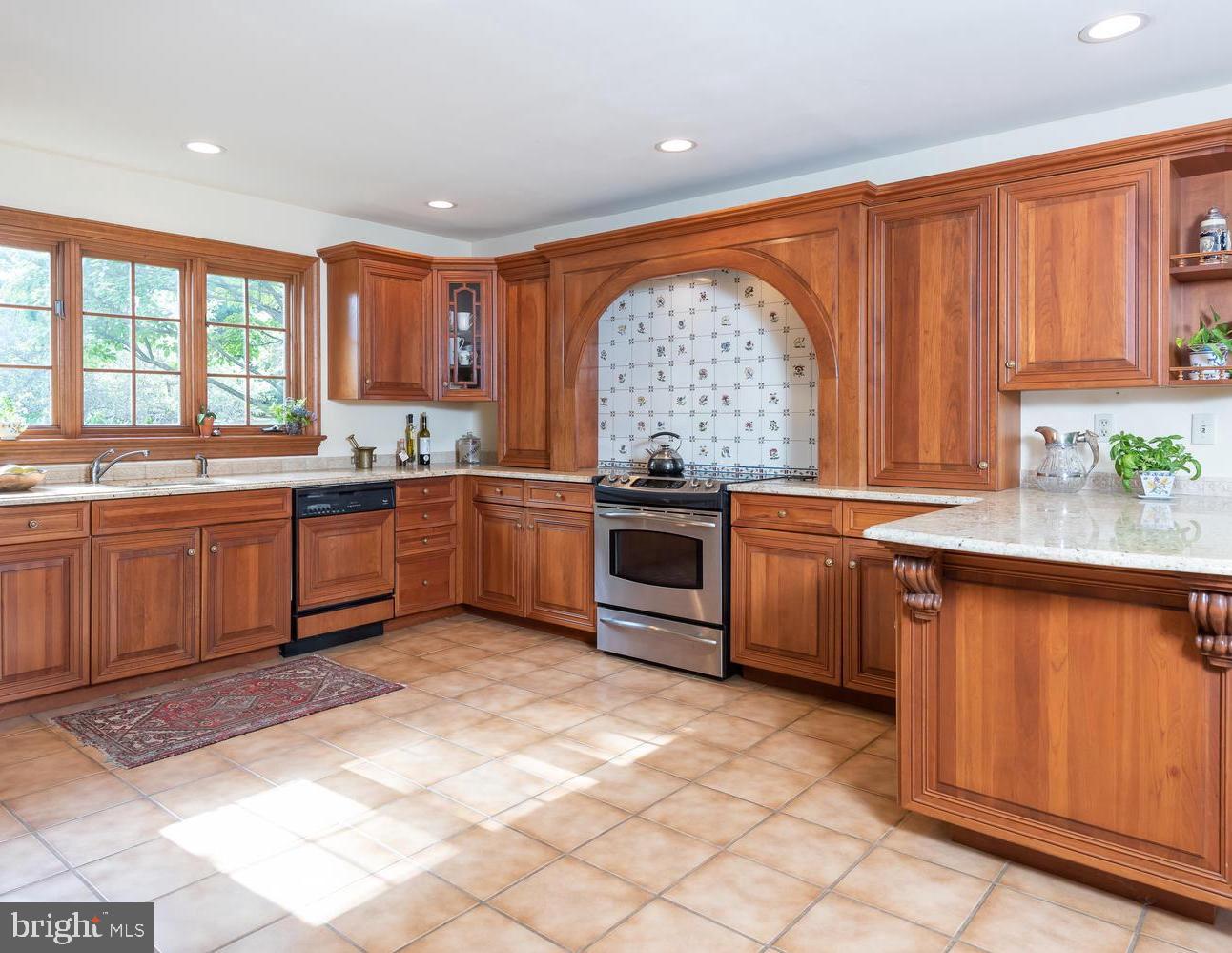 VALLEY FORGE MTN - Residential