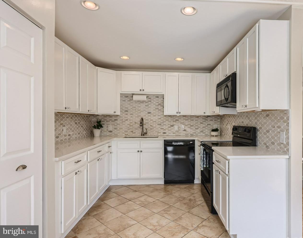 VILLAGE OF SILVER HALL - Residential