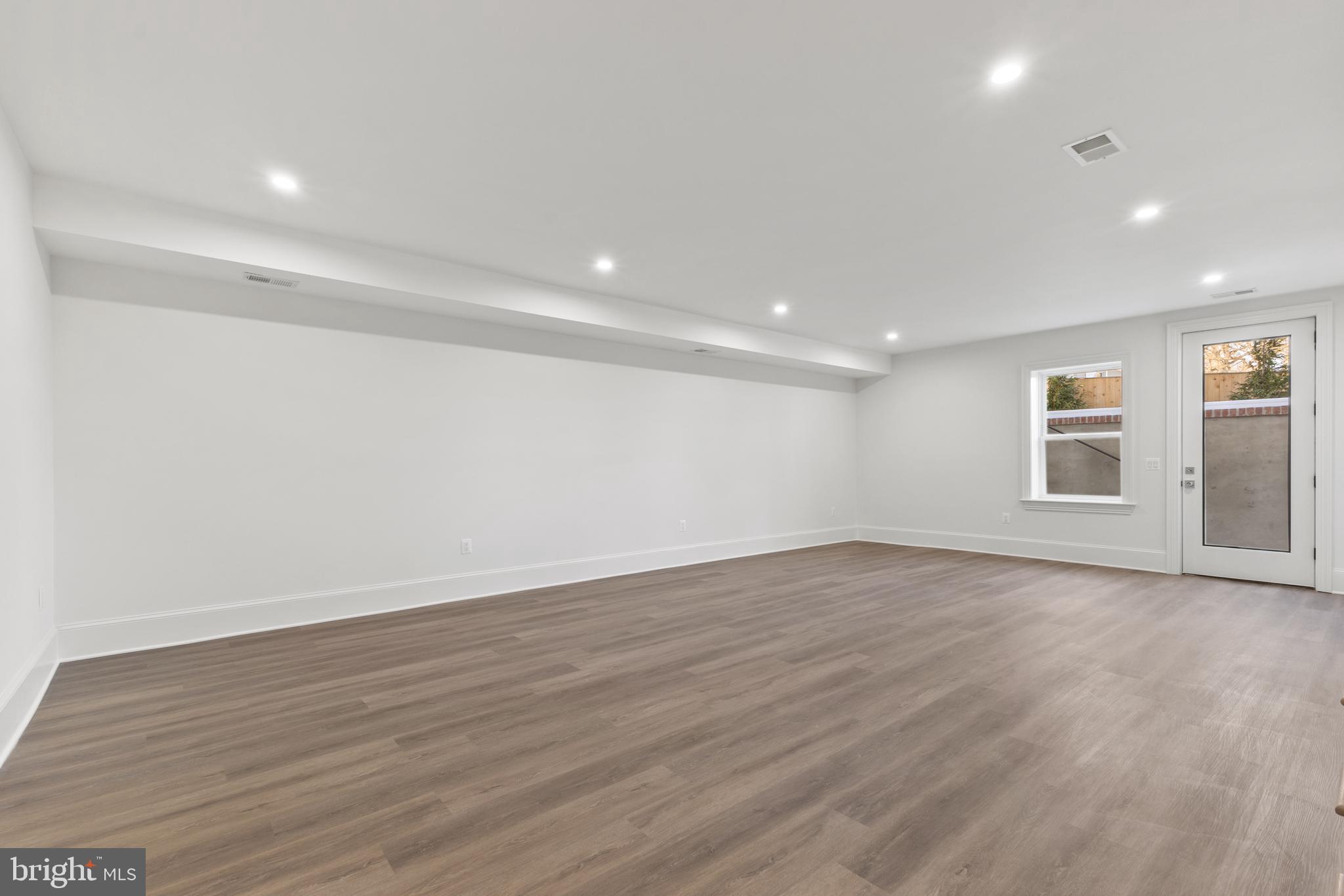 WELLINGTON - Residential