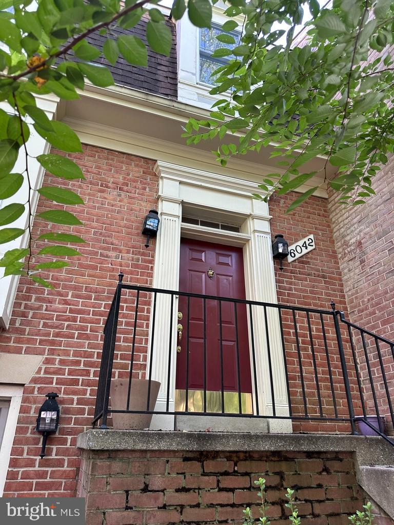 6042 LOGANWOOD DRIVE