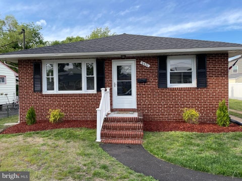 Homes For Sale - 8421 Spring Road<br/> PASADENA, MD 21122