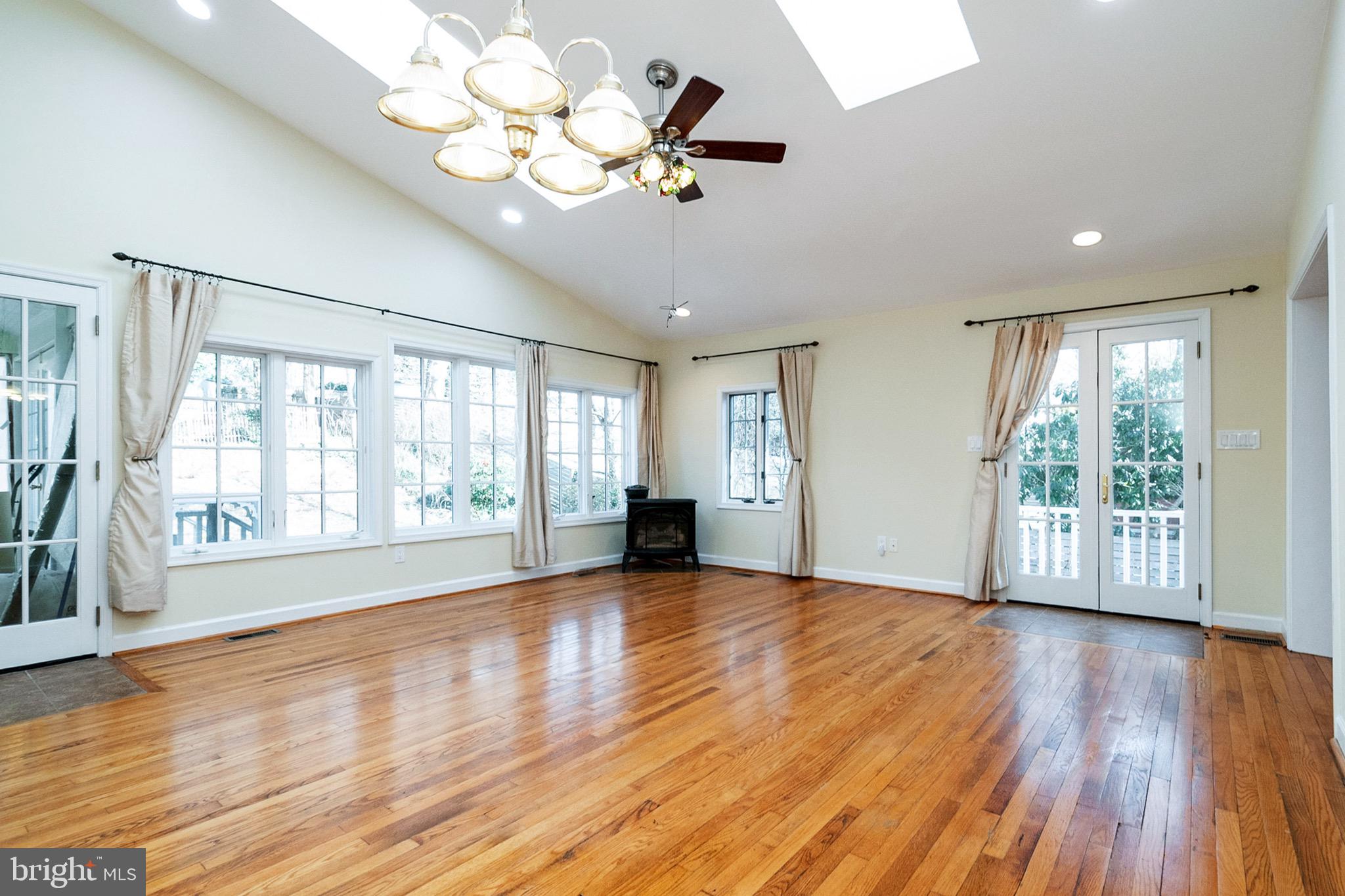 ROCK CREEK PALISADES - Residential Lease