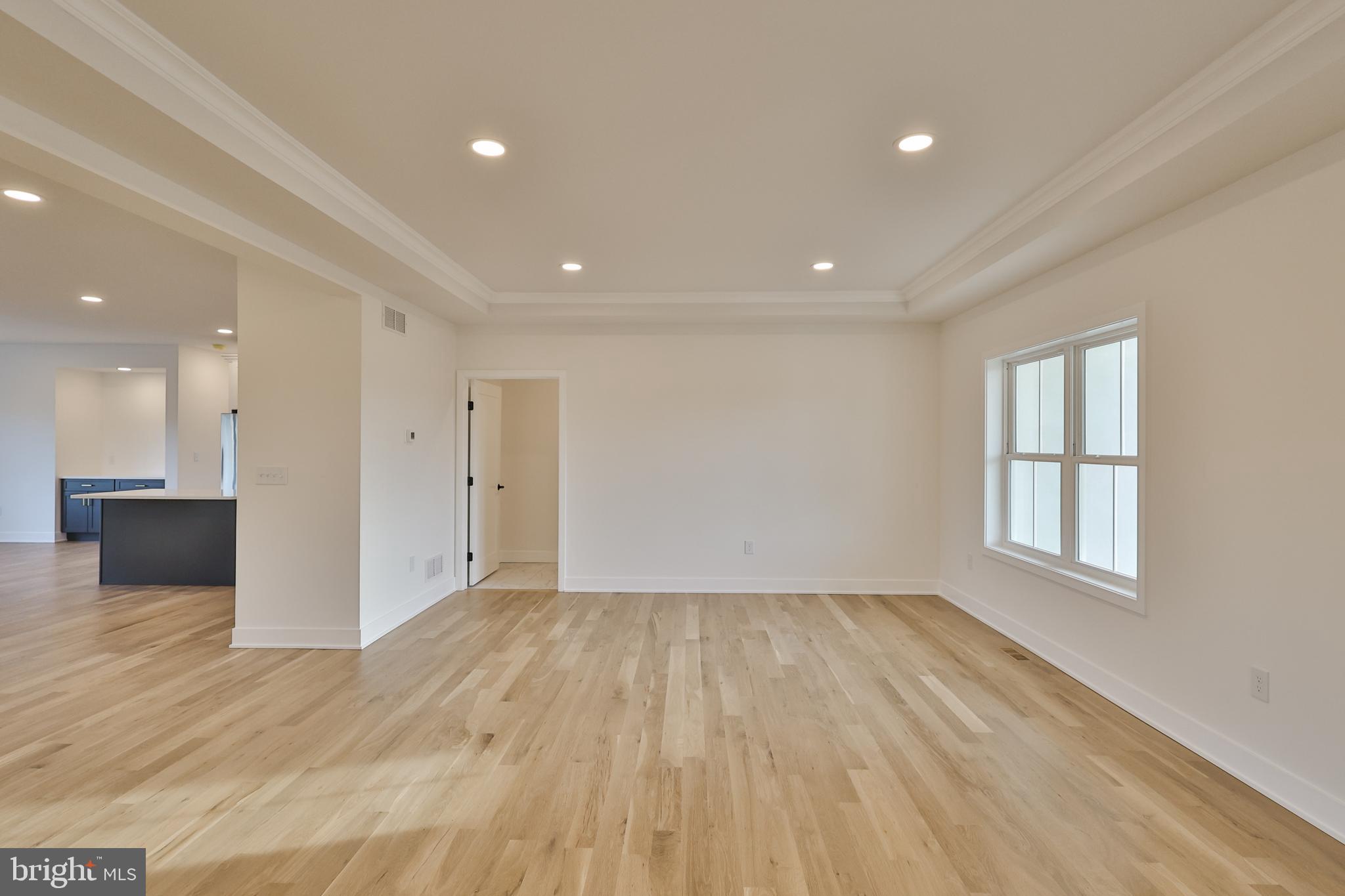 448 LONG LANE