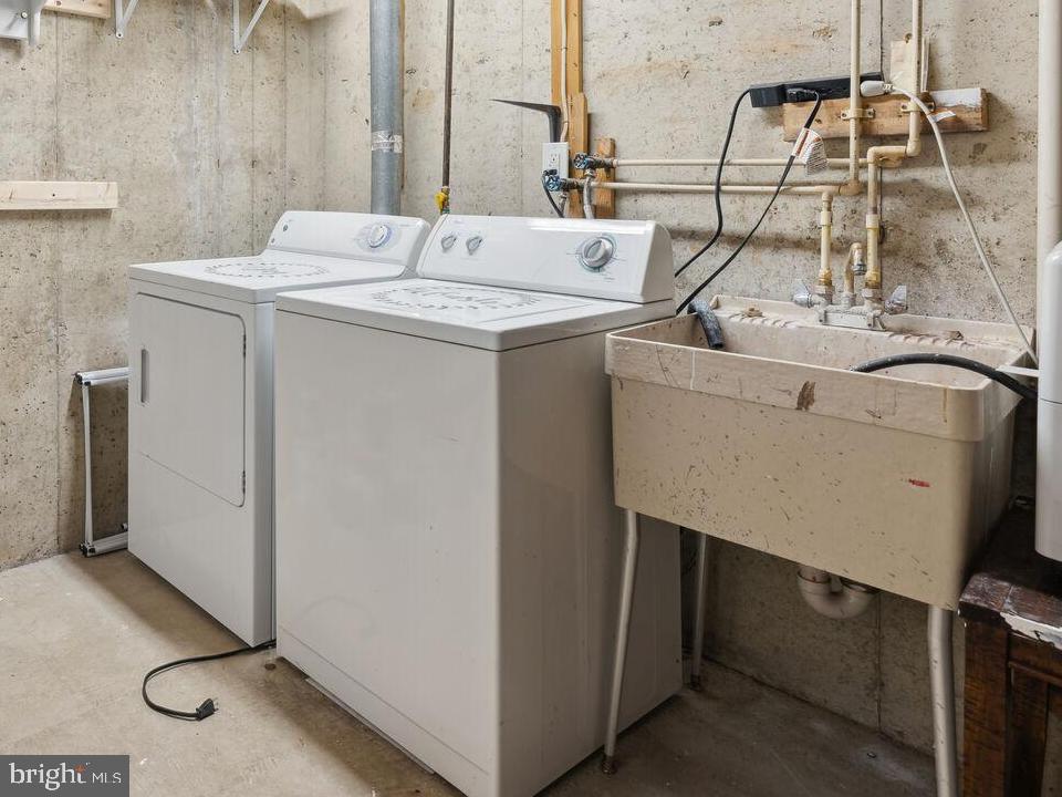 WALKERS CHOICE - Residential Lease