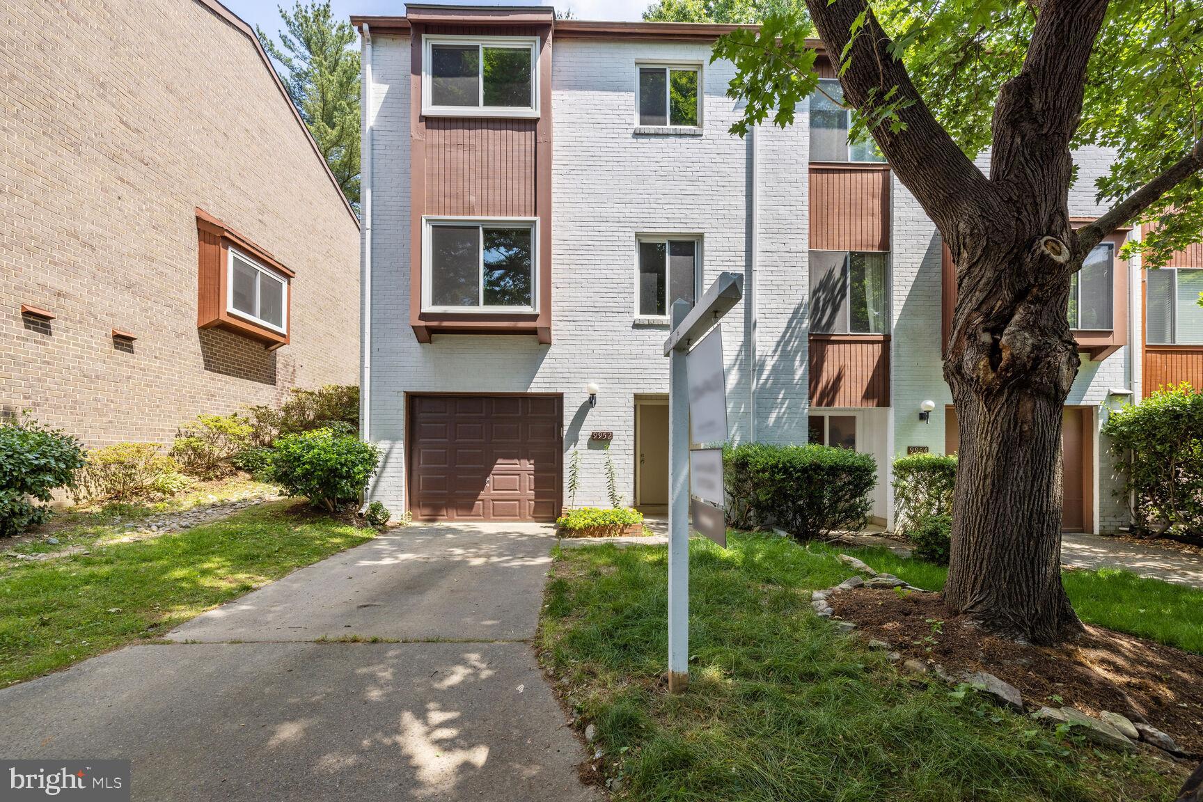 WALKERS CHOICE - Residential Lease