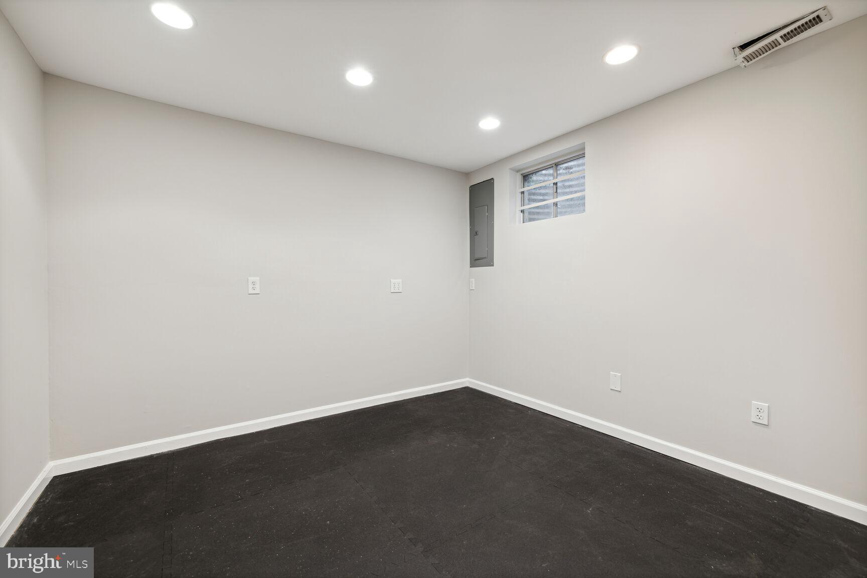 WALKERS CHOICE - Residential Lease