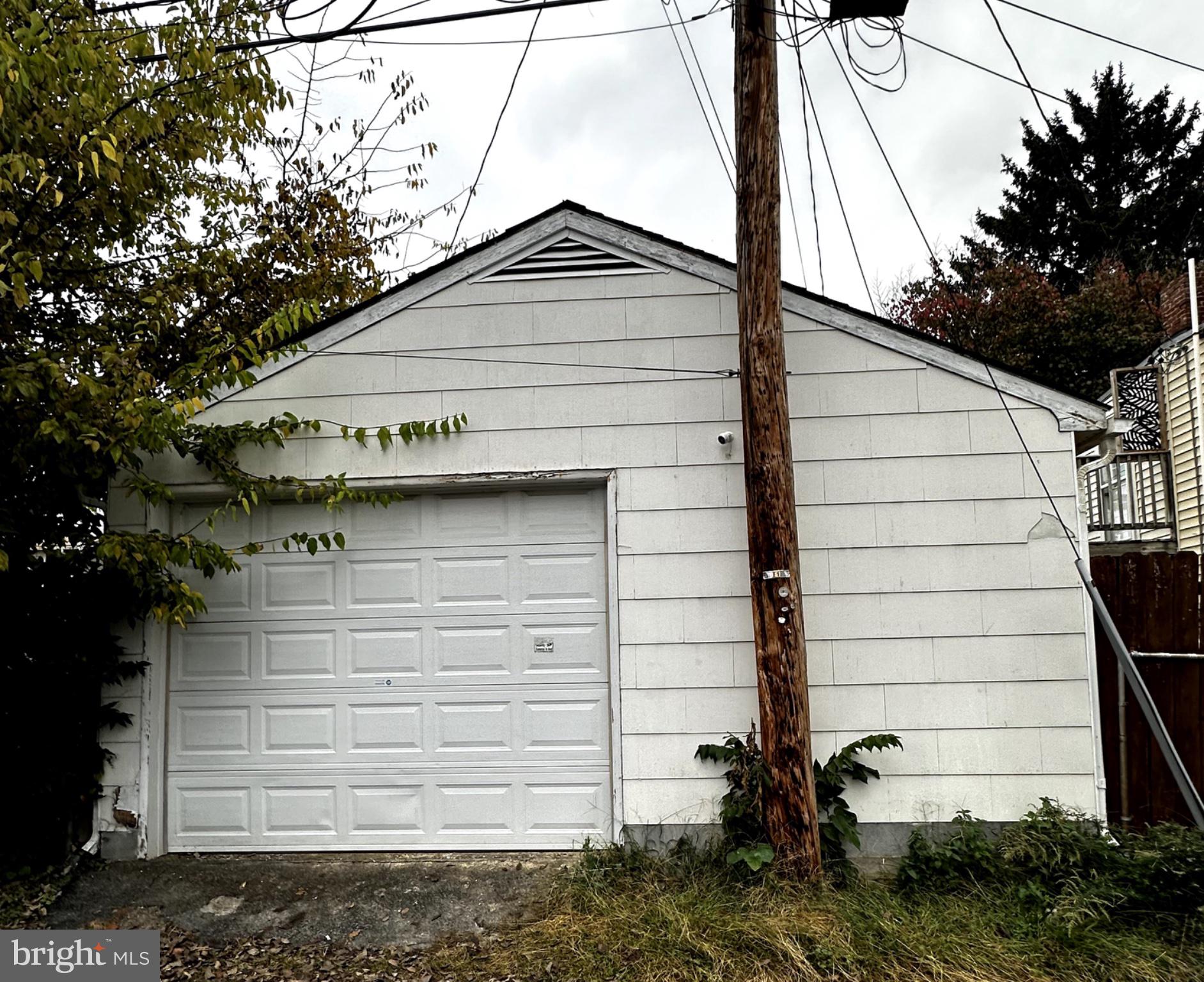 1 W HOWARD STREET