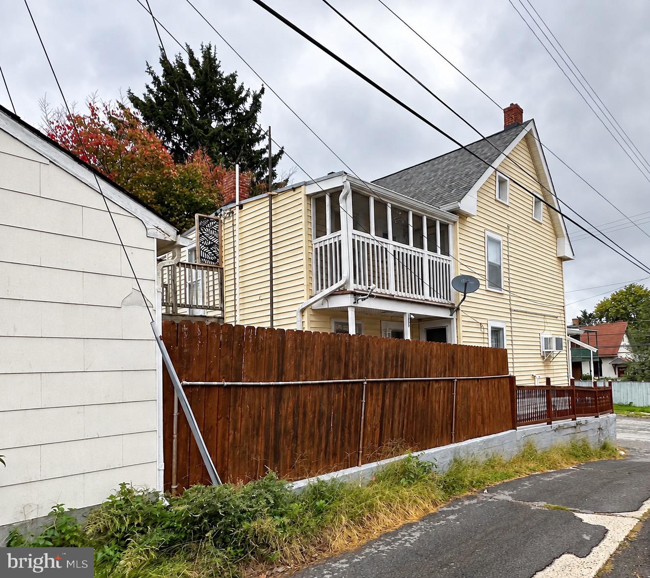 1 W HOWARD STREET