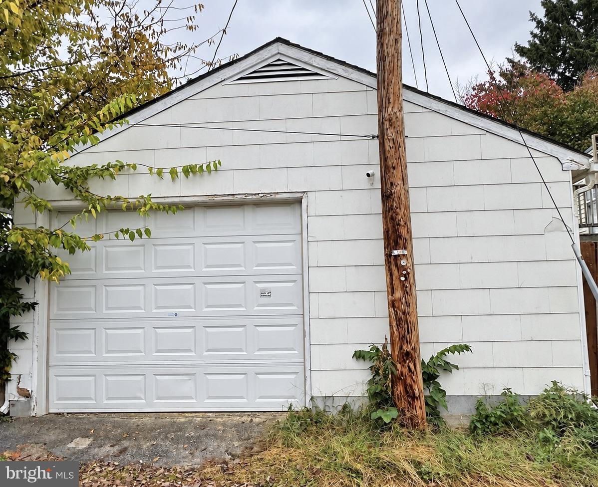 1 W HOWARD STREET