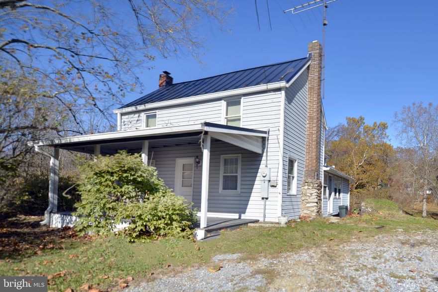 Cute farmhouse with over 1,400 sq. ft., 2 bedrooms, and 2 full bathrooms. Family room with a wood stove. The full bathroom on the main level has a large soaking tub which is also a shower and tiled floor. Eat-in kitchen with hardwood floors, tiled countertops, and a dining area. Upstairs is two bedrooms and a bonus loft area. The master bedroom has a walk-in closet with built-in shelves. Large lot backing to woods/trees. Close to Route 7 and Route 340 - great for commuters!