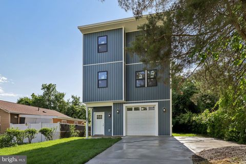 8906 CHESTNUT AVENUE BOWIE MD 20720