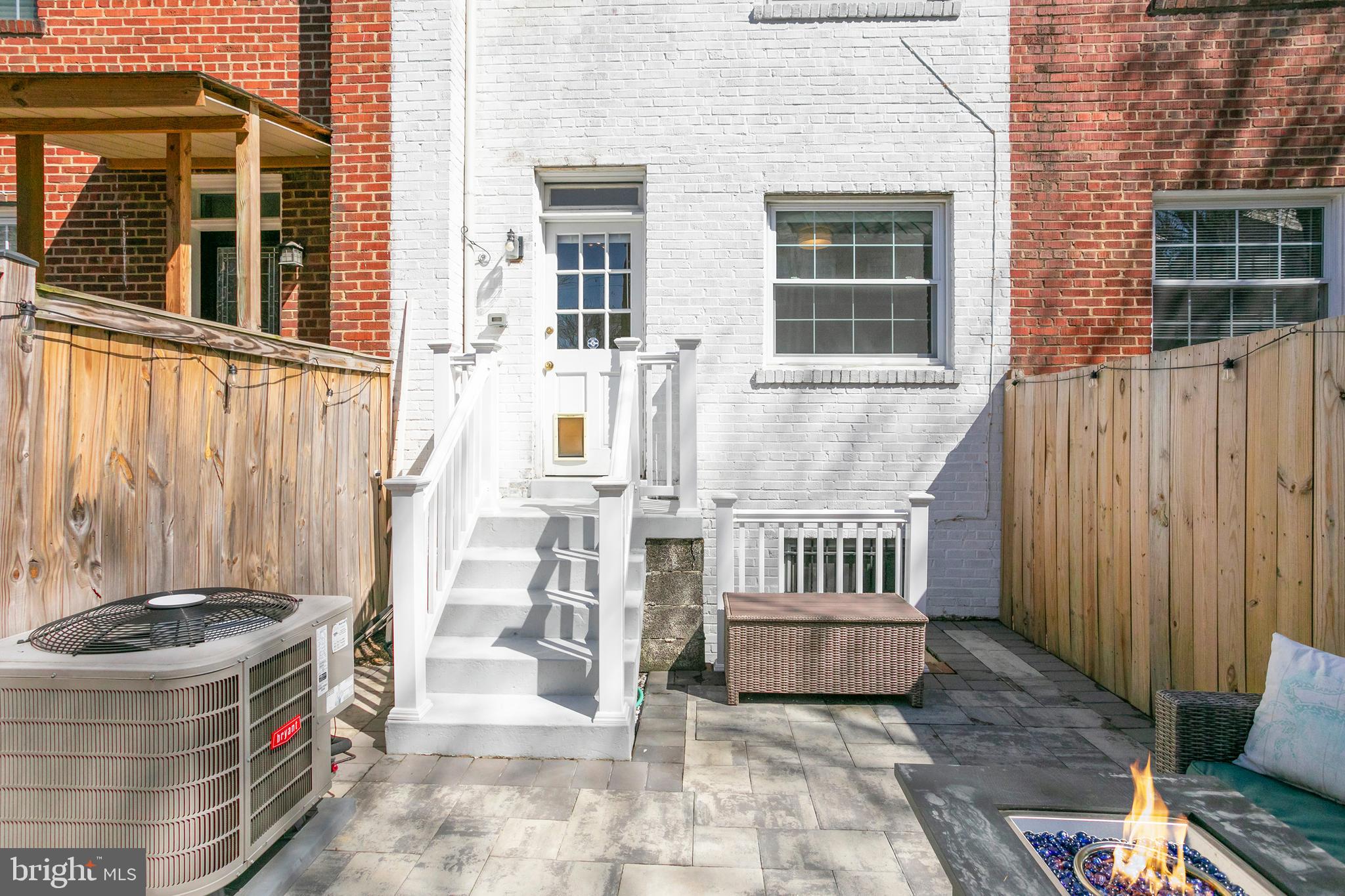 OLD TOWN ALEXANDRIA - Residential