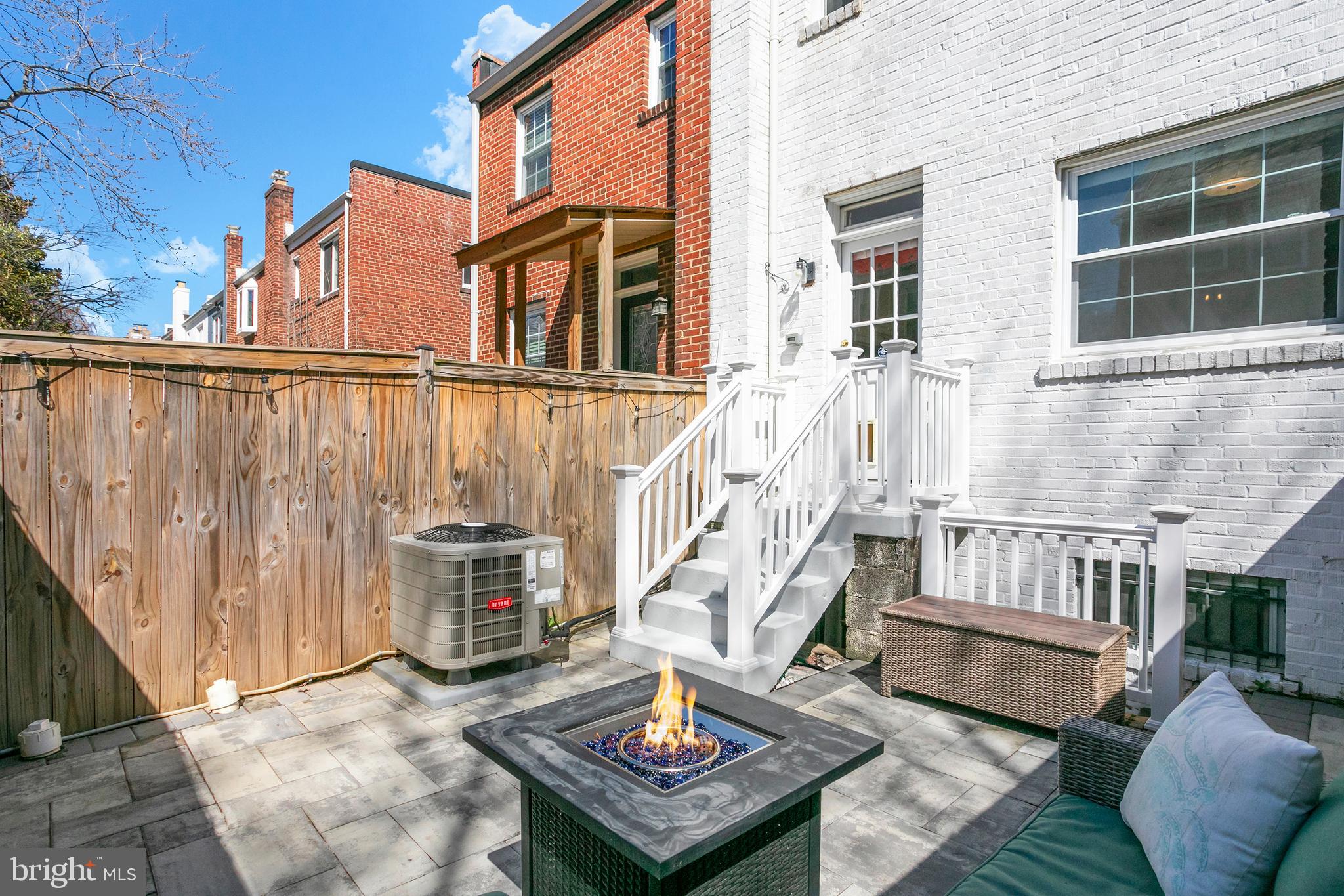 OLD TOWN ALEXANDRIA - Residential