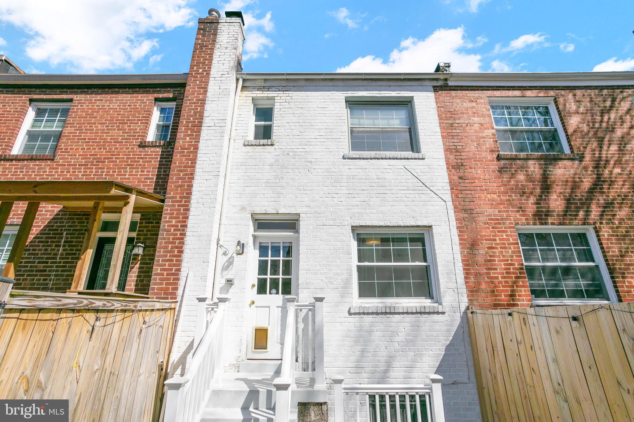 OLD TOWN ALEXANDRIA - Residential