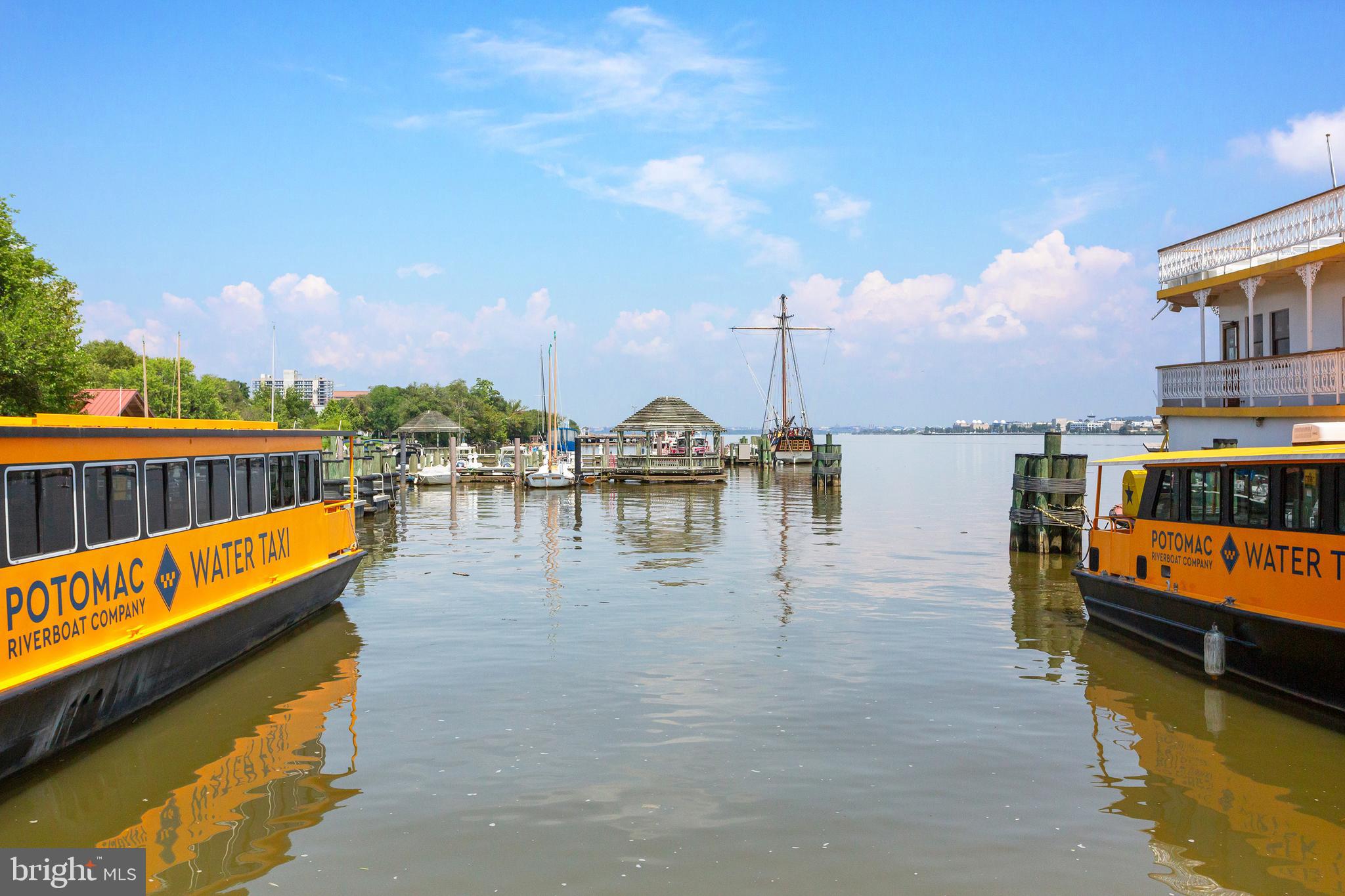 OLD TOWN ALEXANDRIA - Residential