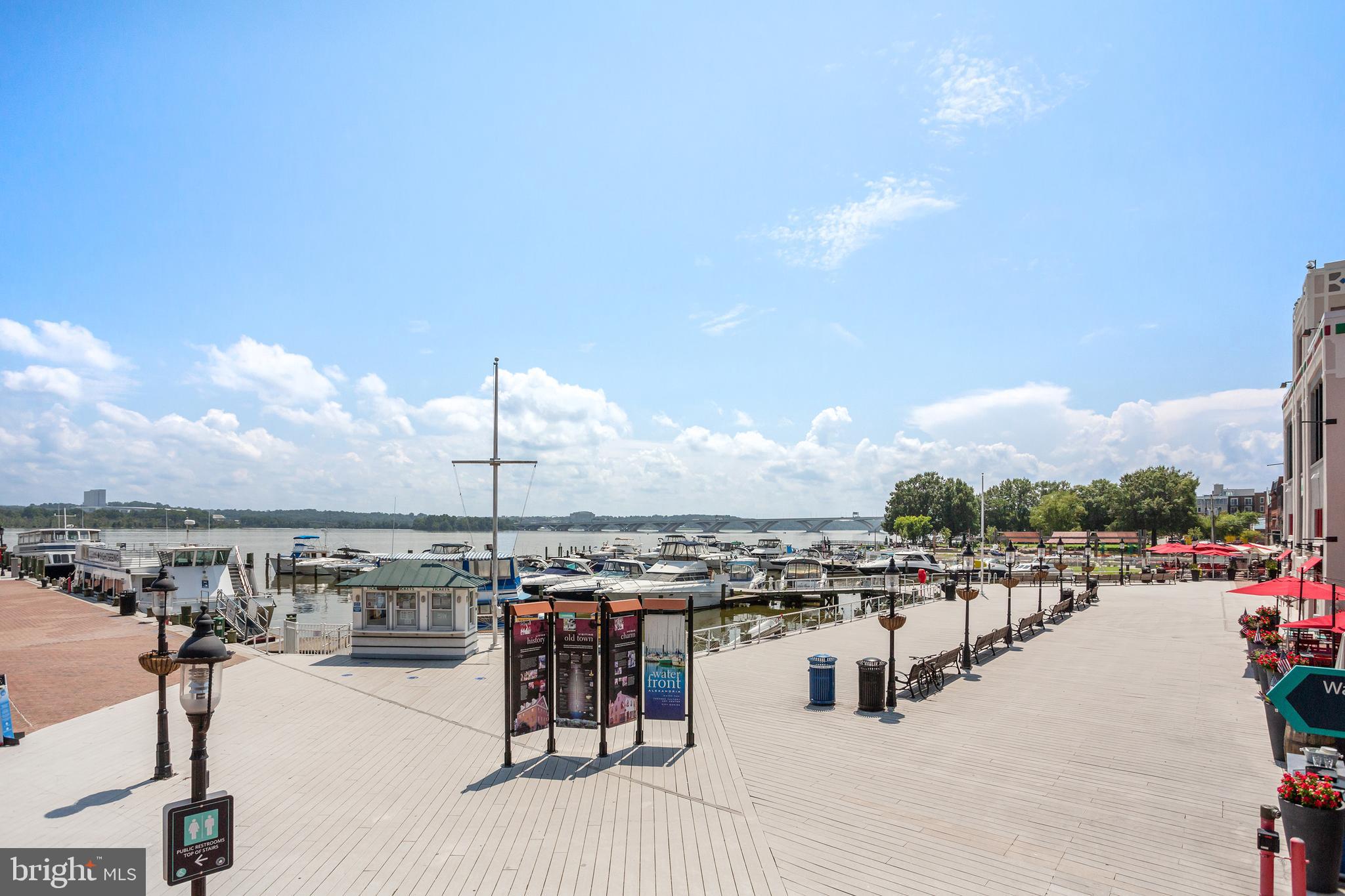 OLD TOWN ALEXANDRIA - Residential