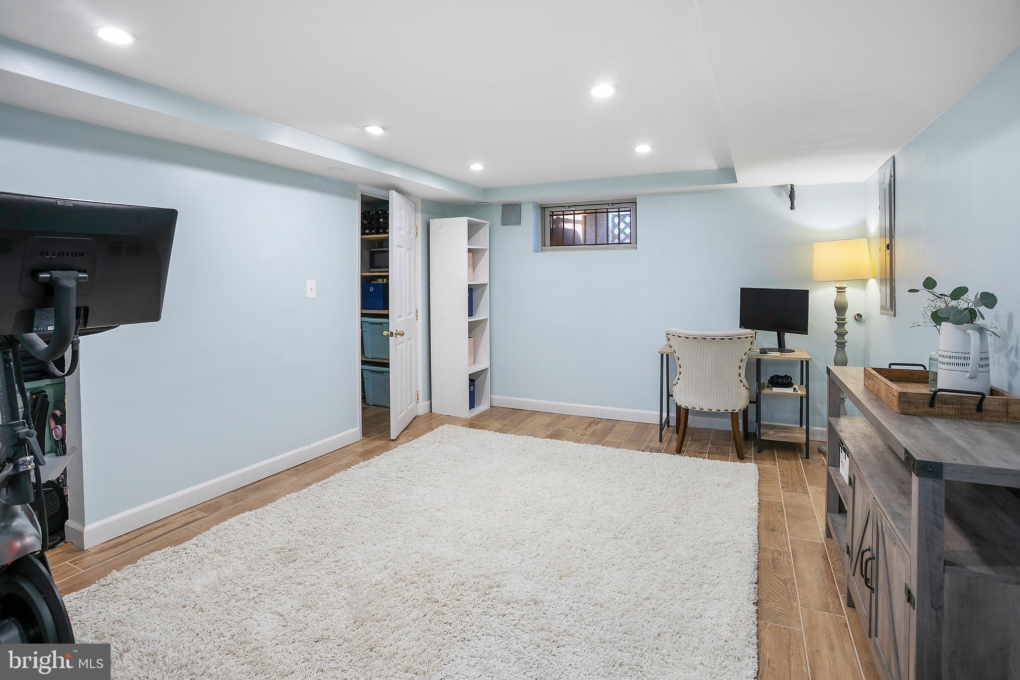 OLD TOWN ALEXANDRIA - Residential