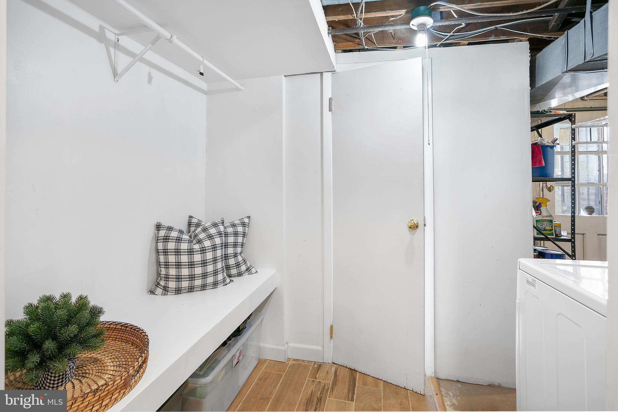 OLD TOWN ALEXANDRIA - Residential