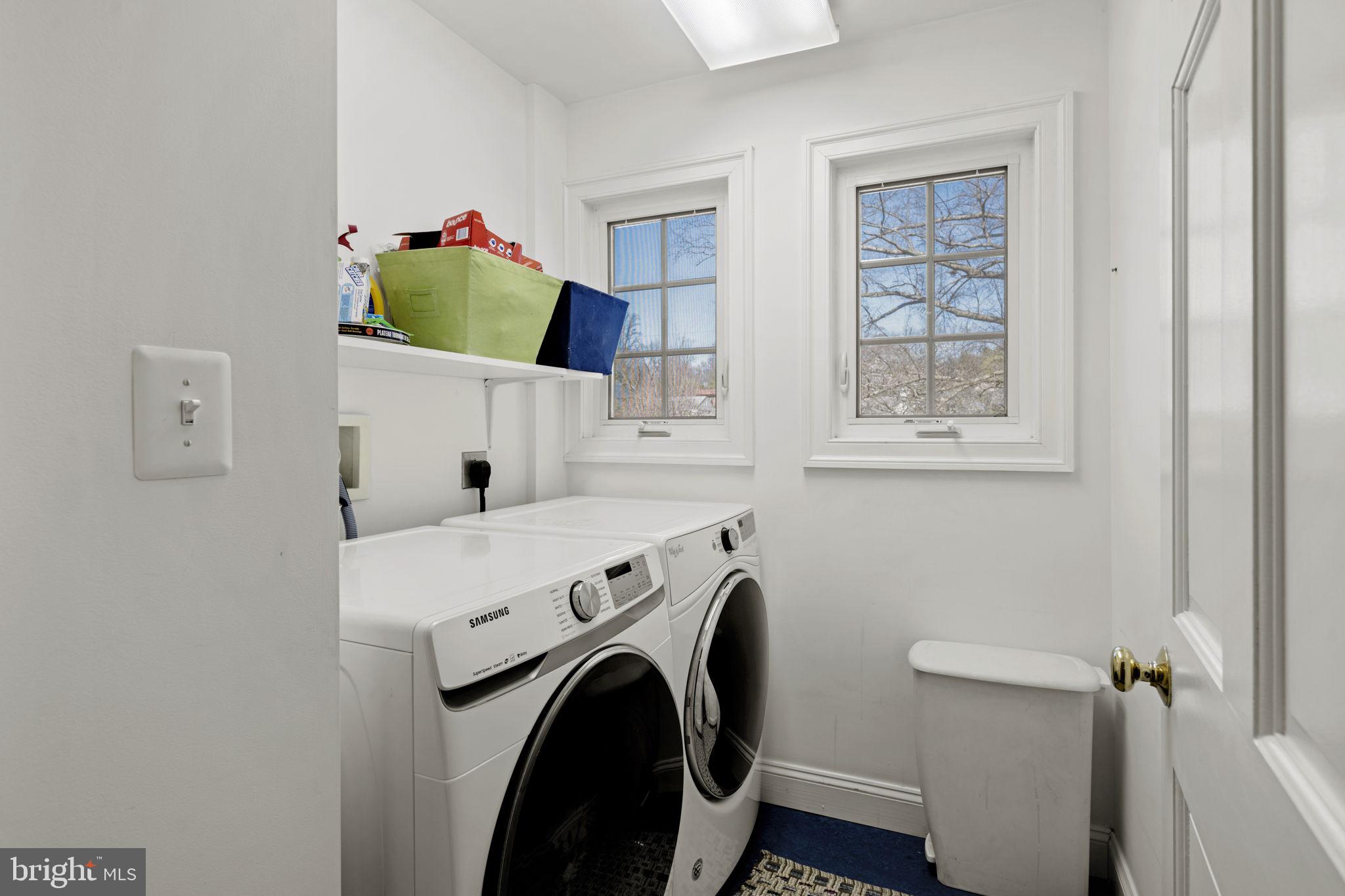 MARY KNOLLS - Residential