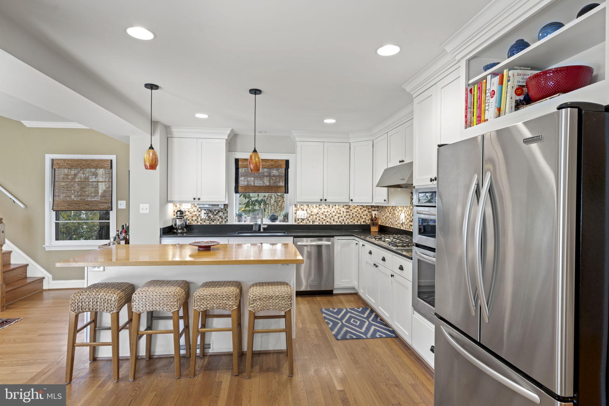 MARY KNOLLS - Residential