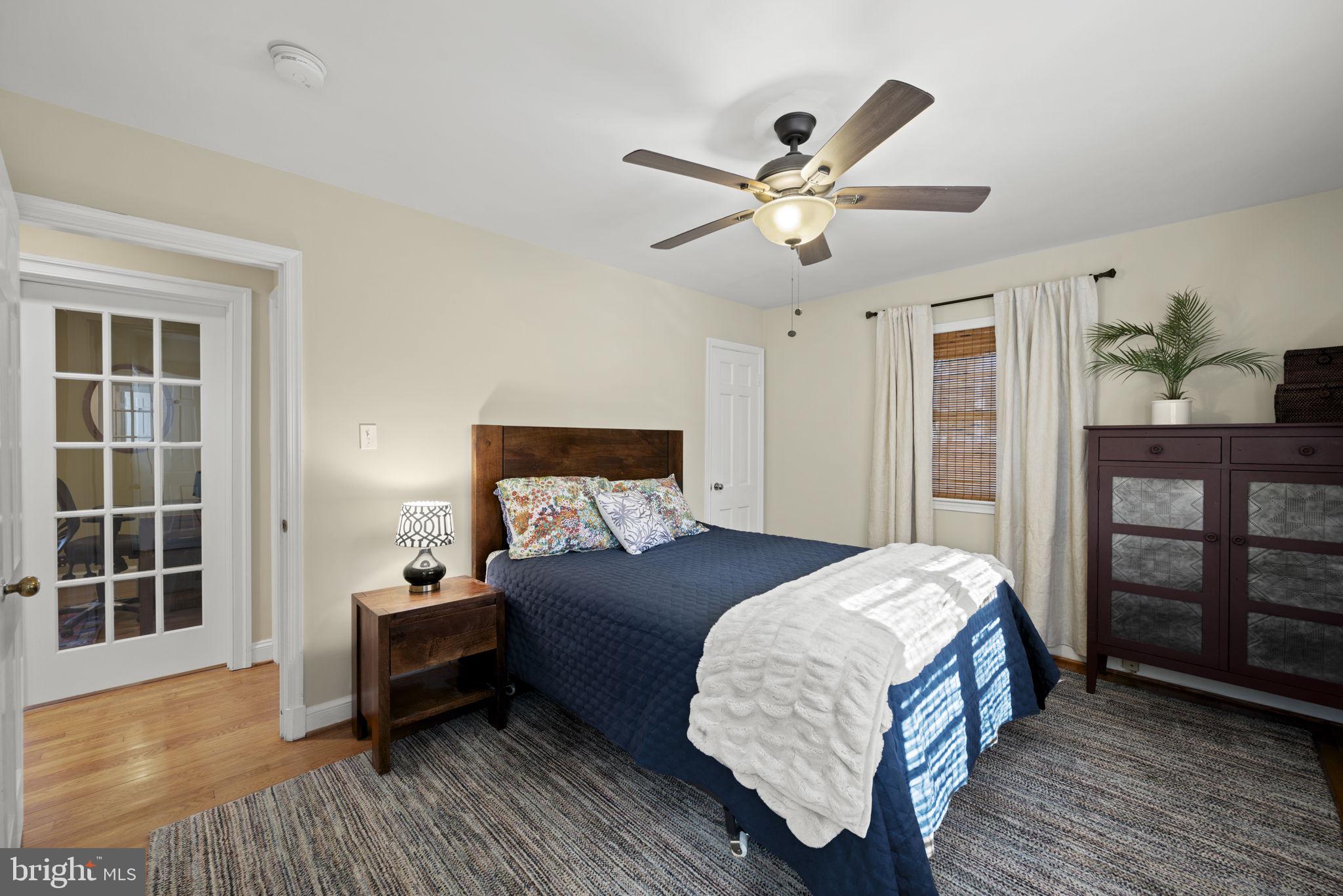 MARY KNOLLS - Residential