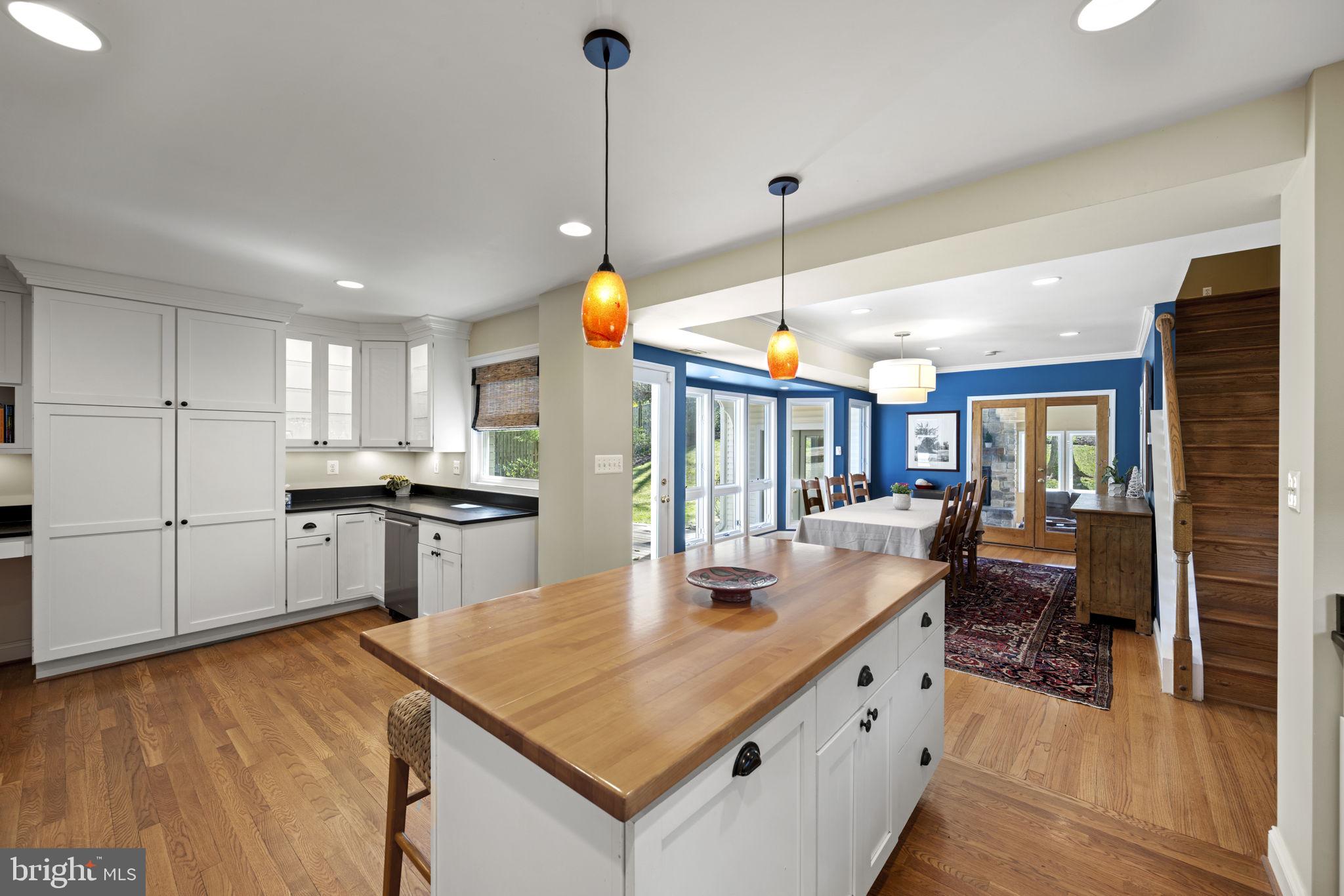 MARY KNOLLS - Residential