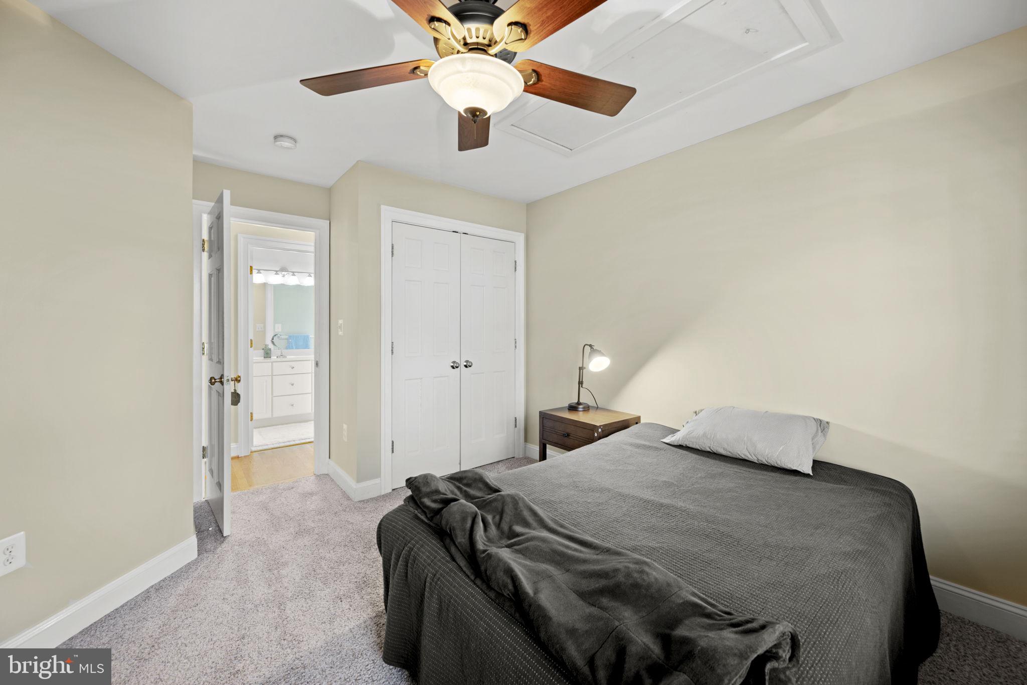 MARY KNOLLS - Residential